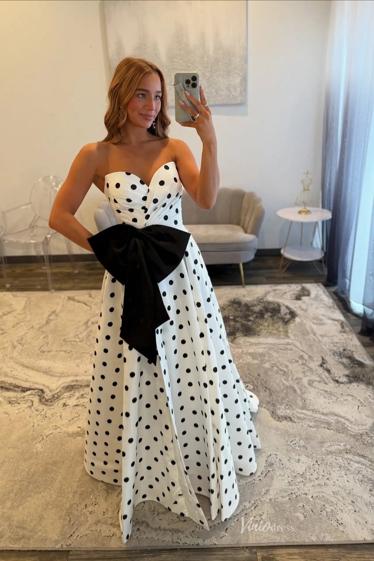 Black and White Polka Dot Prom Dresses with Oversized Satin Bow & High Viniodress Black and White Polka Dot Prom Dresses with Oversized Satin Bow & High Viniodress