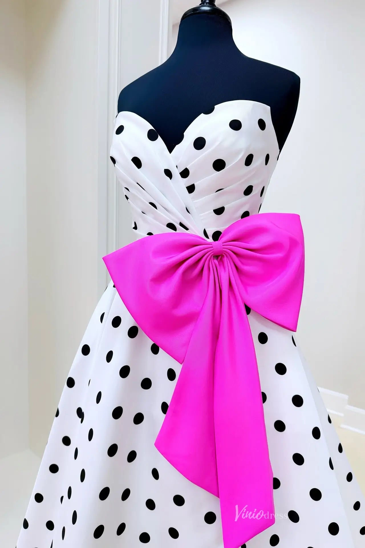 Black and White Polka Dot Prom Dresses with Oversized Satin Bow & High Viniodress Black and White Polka Dot Prom Dresses with Oversized Satin Bow & High Viniodress