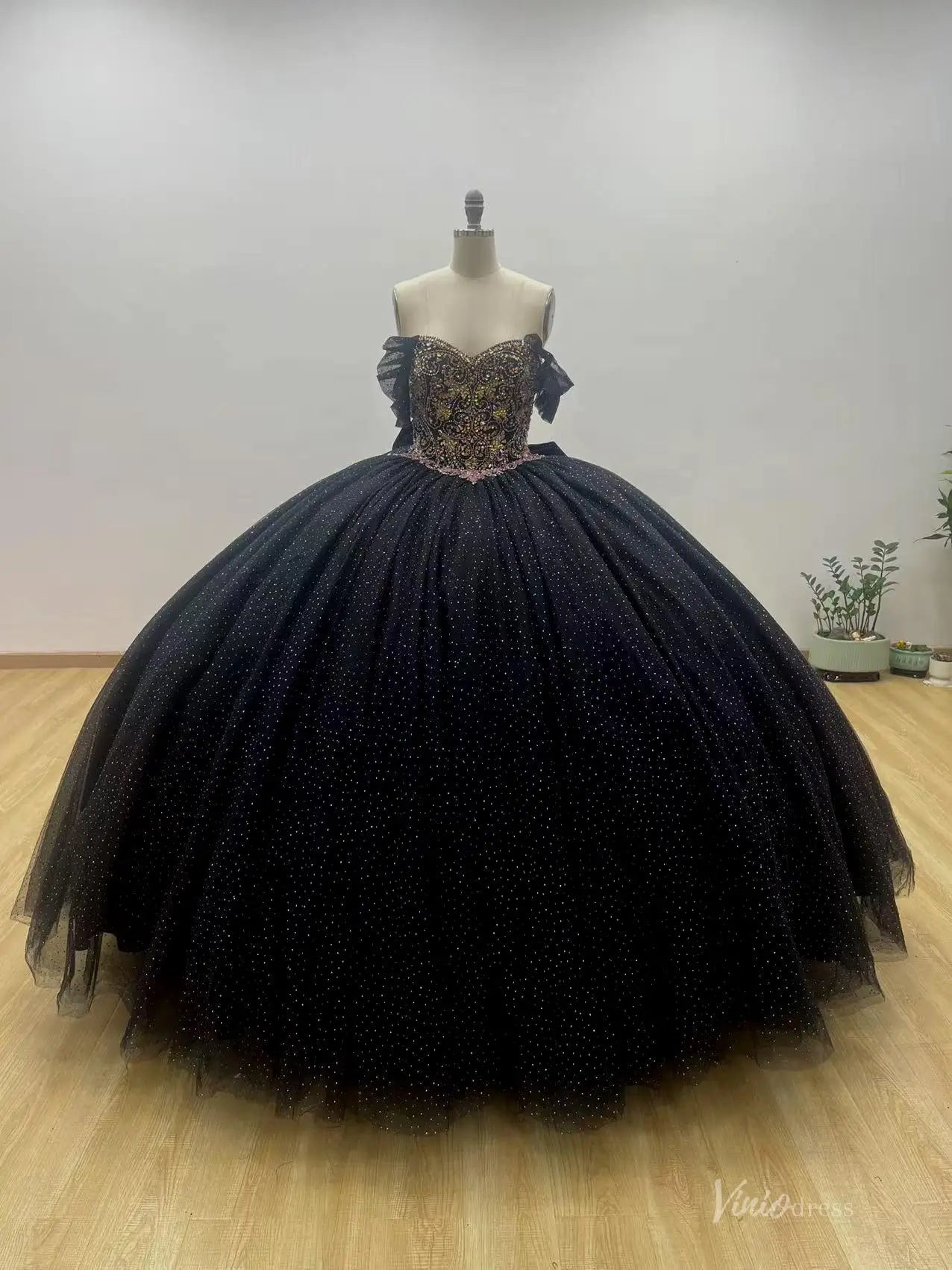 Black Glitter Quinceañera Ball Gown Dress with Gold Beaded Bodice & Bow Back – QC014-Quinceanera Dresses 2026-Viniodress-Black-Custom Size – Add Measurements in Cart-