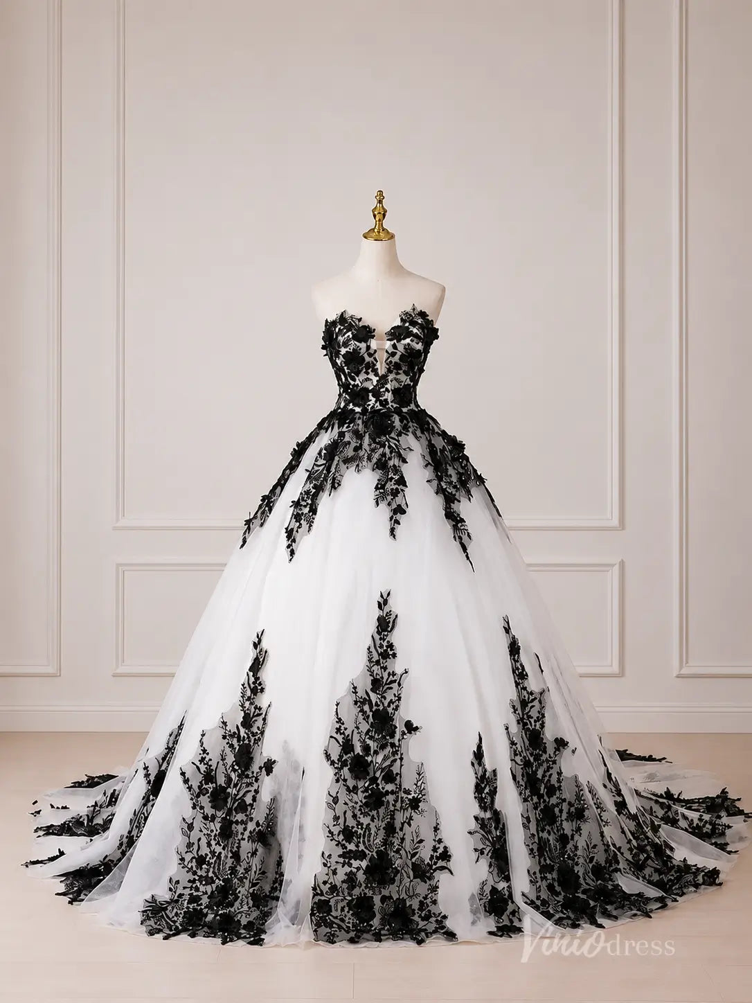Black Lace Ball Gown Wedding Dress with 3D Floral Appliqués & Plunging Sweetheart Neckline – BK125-wedding dresses 2026-Viniodress-Black-Custom Size – Add Measurements in Cart-