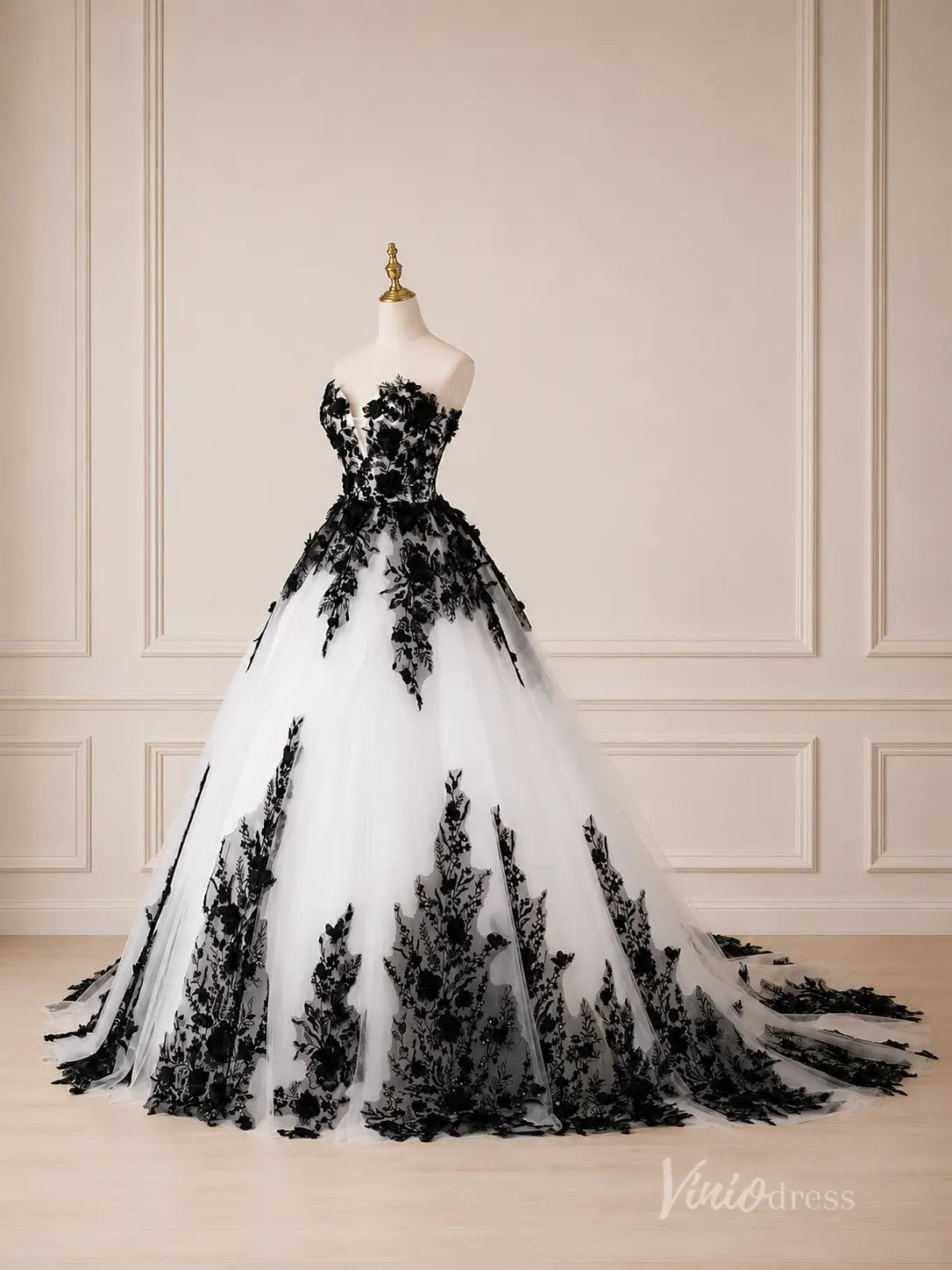 Black Lace Ball Gown Wedding Dress with 3D Floral Appliqués & Plunging Sweetheart Neckline – BK125-wedding dresses 2026-Viniodress-Black-Custom Size – Add Measurements in Cart-