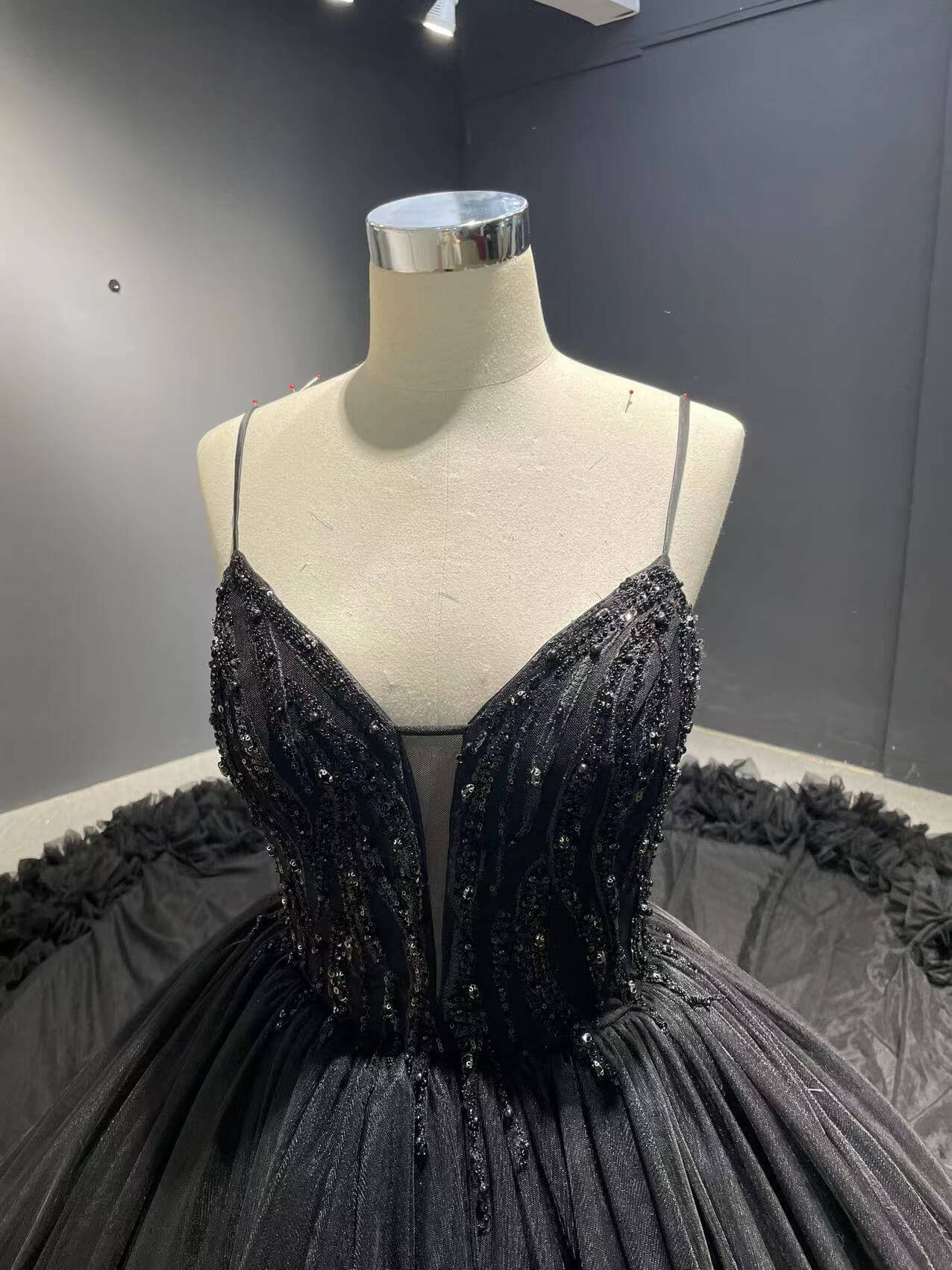 Black Ruffle Ball Gown Wedding Dresses Spaghetti Strap V-neck 222197-Quinceanera Dresses 2025 -Viniodress-Black-Custom Size-