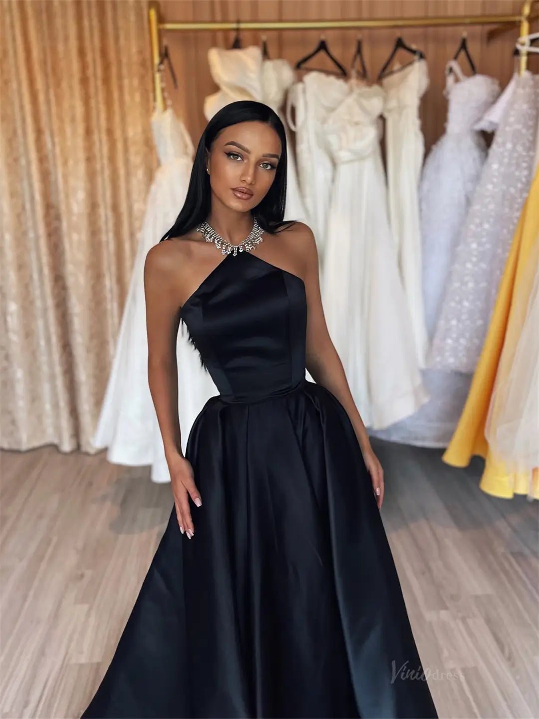 Black Satin A-Line Prom Dresses 2025 with Necklace & Halter Neck – FD5222-prom dresses 2025 -Viniodress-Black-Custom Size-