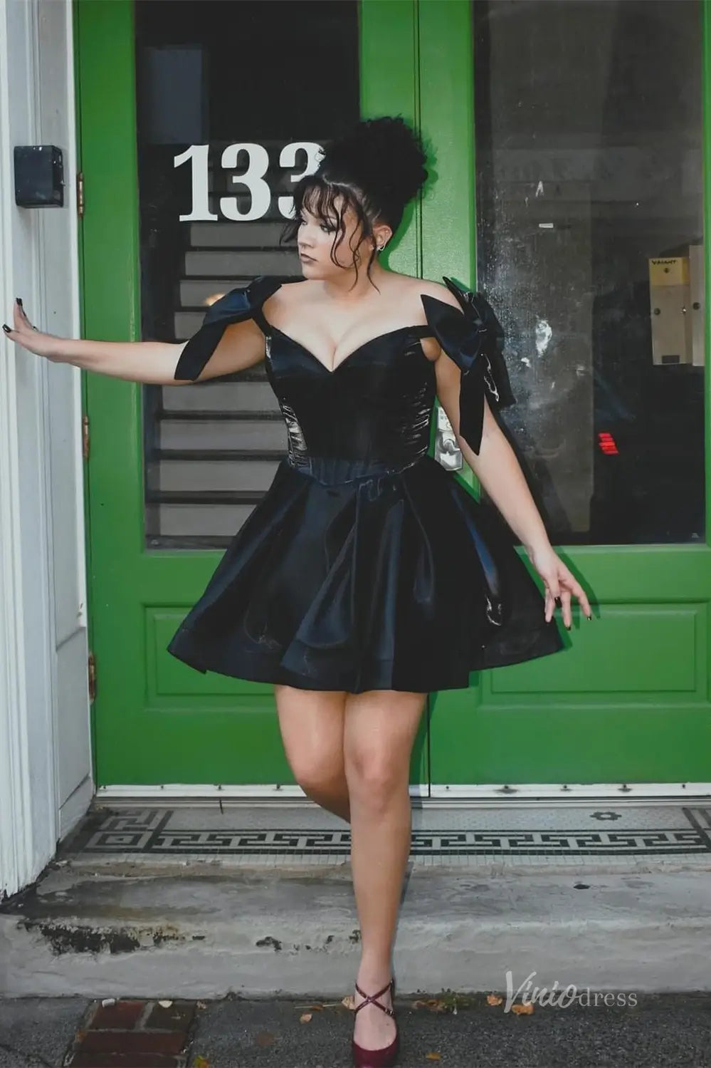 Black Satin Homecoming Dress with Off-Shoulder Bow Sleeves and Corset Bodice – H1114-Homecoming Dresses 2025 -Viniodress-Black-Custom Size-