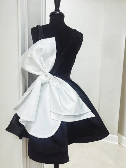 Black Satin Homecoming Dress with V-Neck and Oversized White Back Bow – H1141-prom dresses 2025 -Viniodress-Black-Custom Size-