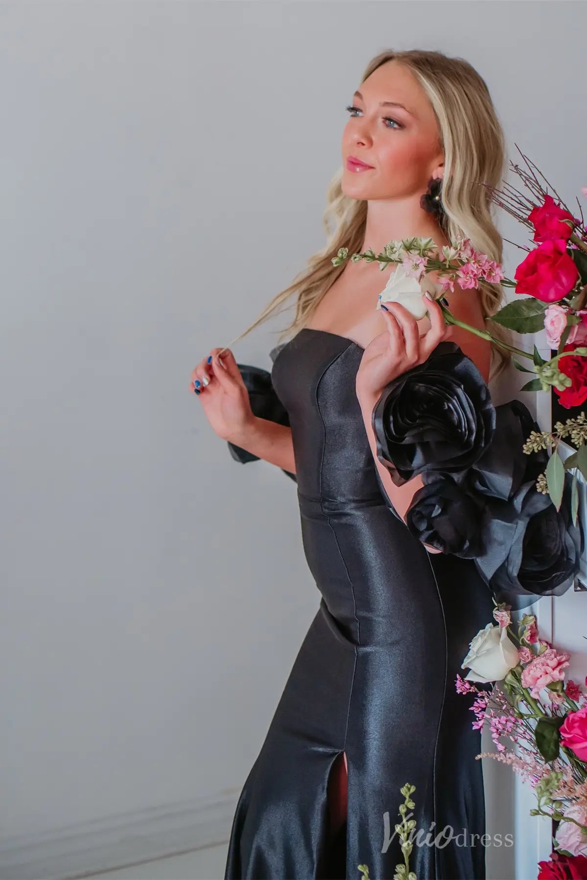 Black Satin Off-Shoulder Prom Dress with 3D Floral Sleeves, High Slit Skirt – SS077-prom dresses 2025 -Viniodress-Black-Custom Size-