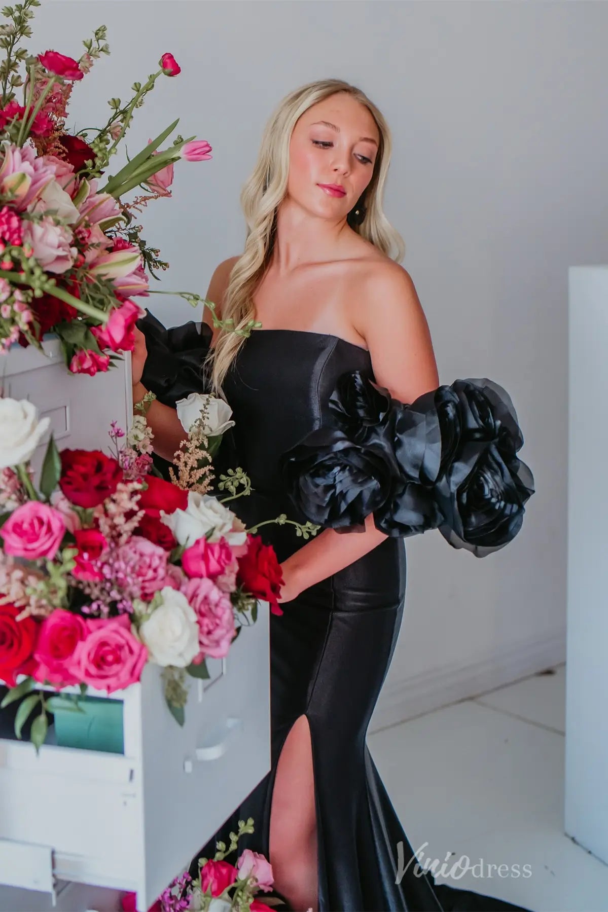 Black Satin Off-Shoulder Prom Dress with 3D Floral Sleeves, High Slit Skirt – SS077-prom dresses 2025 -Viniodress-Black-Custom Size-