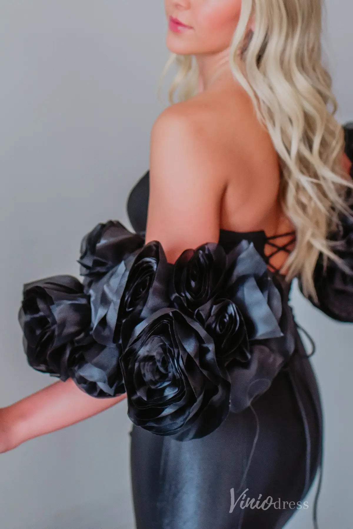 Black Satin Off-Shoulder Prom Dress with 3D Floral Sleeves, High Slit Skirt – SS077-prom dresses 2025 -Viniodress-Black-Custom Size-