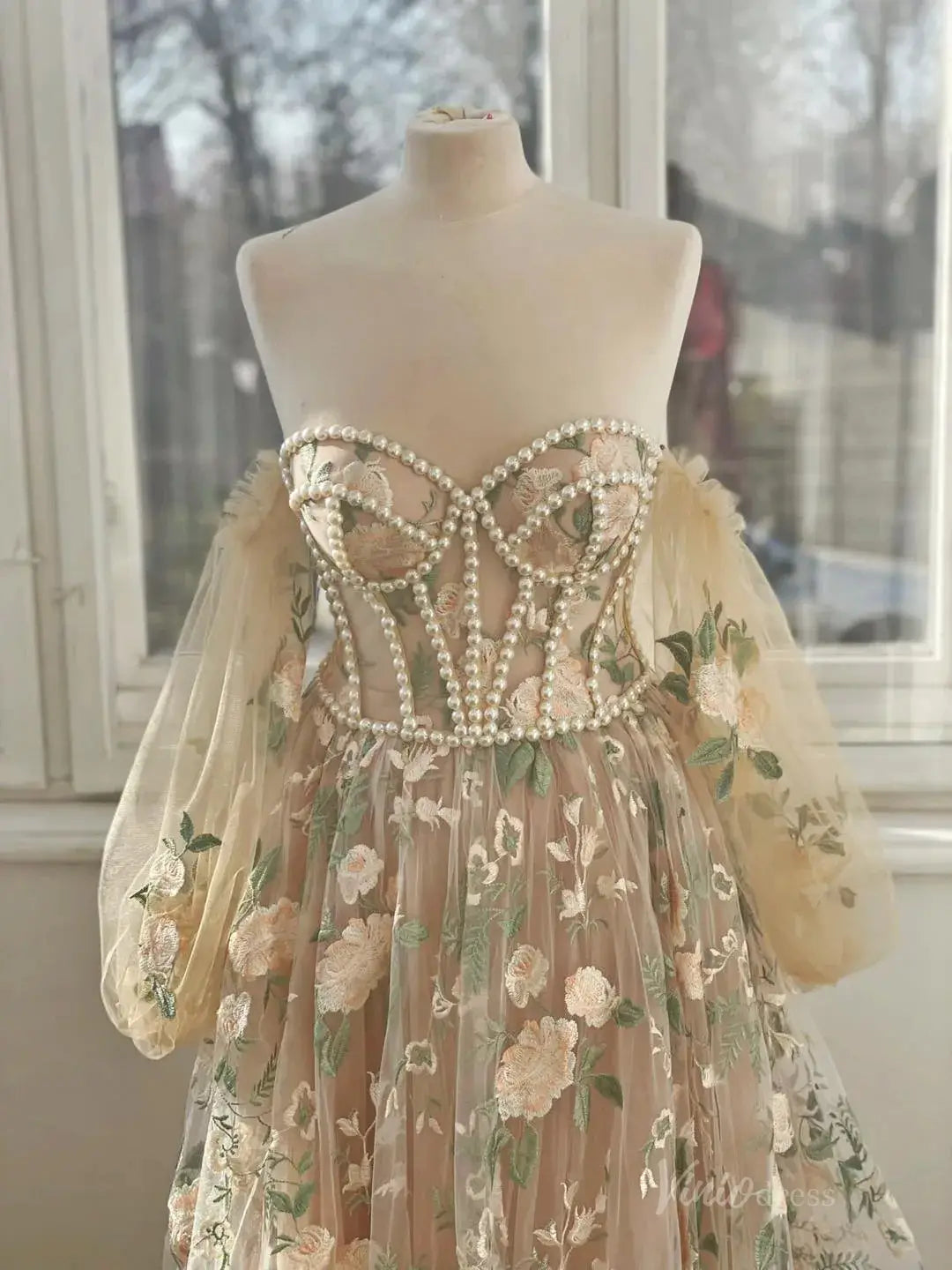 Blush Pink Floral Wedding Dress with Pearl Bodice, Detachable Puff Sleeves FW136-wedding dresses 2025 -Viniodress-Floral-Custom Size-