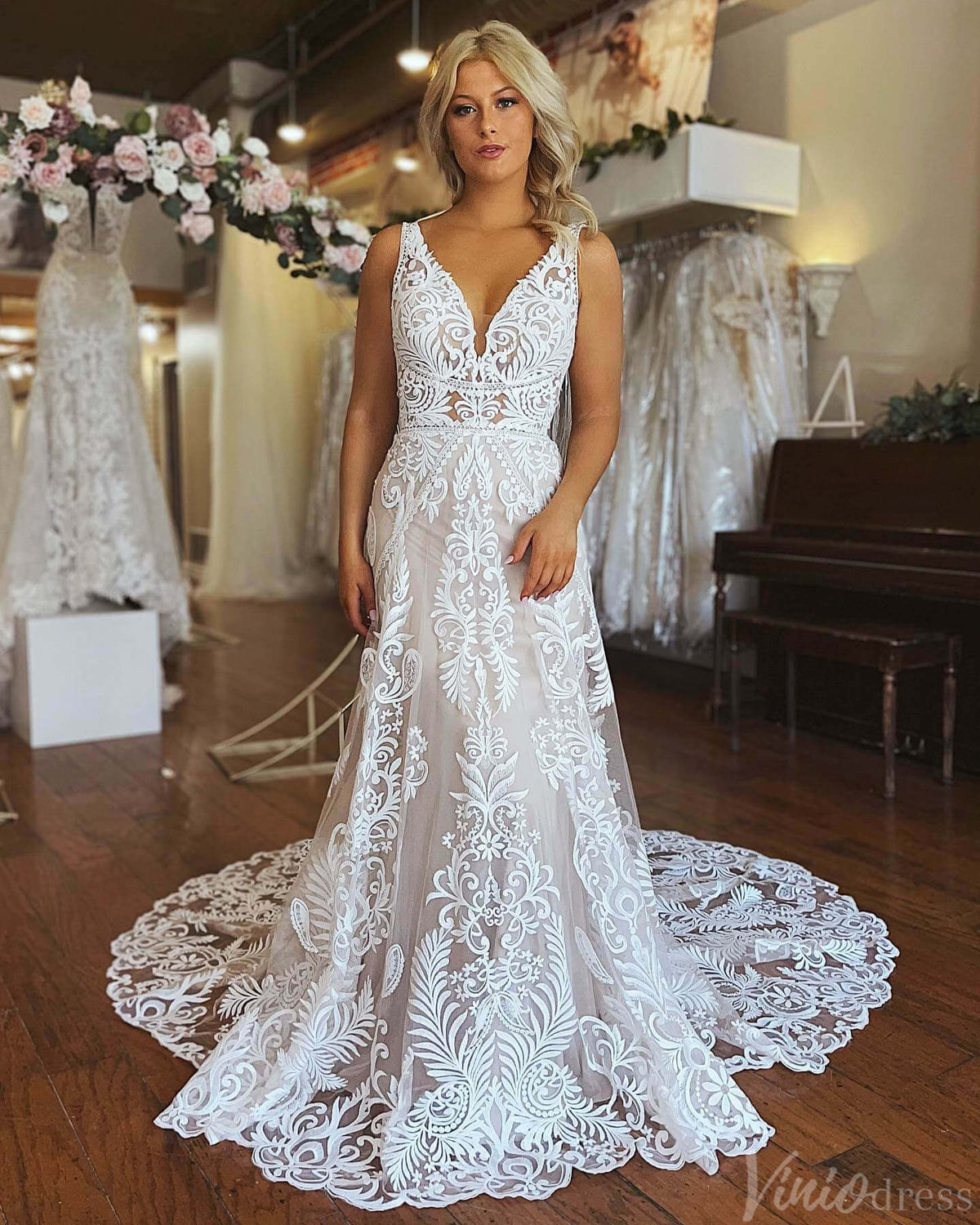 Bohemian Lace V-Neck Wedding Dresses Ivory Chapel Train Boho Bridal Gown VW2163-wedding dresses-Viniodress