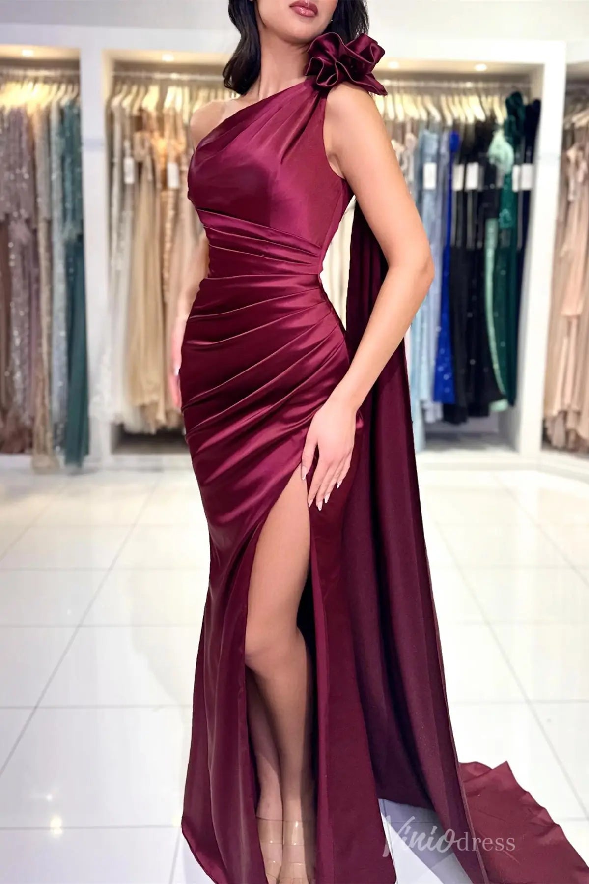 Burgundy One-Shoulder Satin Evening Gown with Ruched Bodice, Shoulder Bow, High Slit & Sweep Train – SS003-prom dresses 2025 -Viniodress-Burgundy-Custom Size-