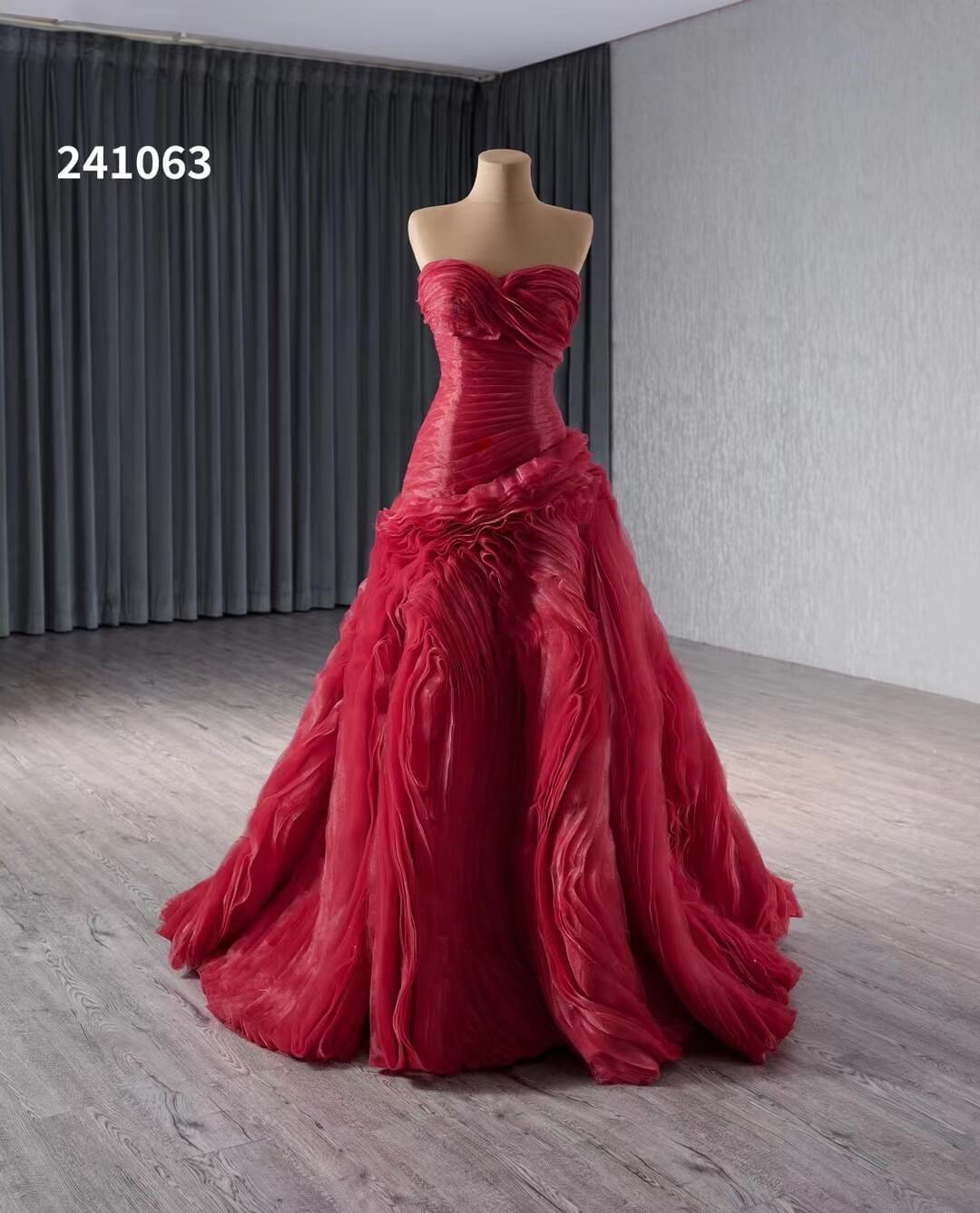 Burgundy Tiered Ruffled Wedding Gowns Strapless Quince Dress 241063-Quinceanera Dresses-Viniodress-Viniodress