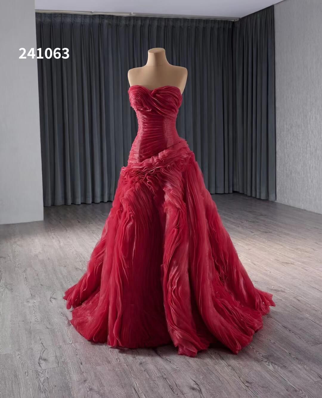 Burgundy Tiered Ruffled Wedding Gowns Strapless Quince Dress 241063-Quinceanera Dresses-Viniodress-Viniodress