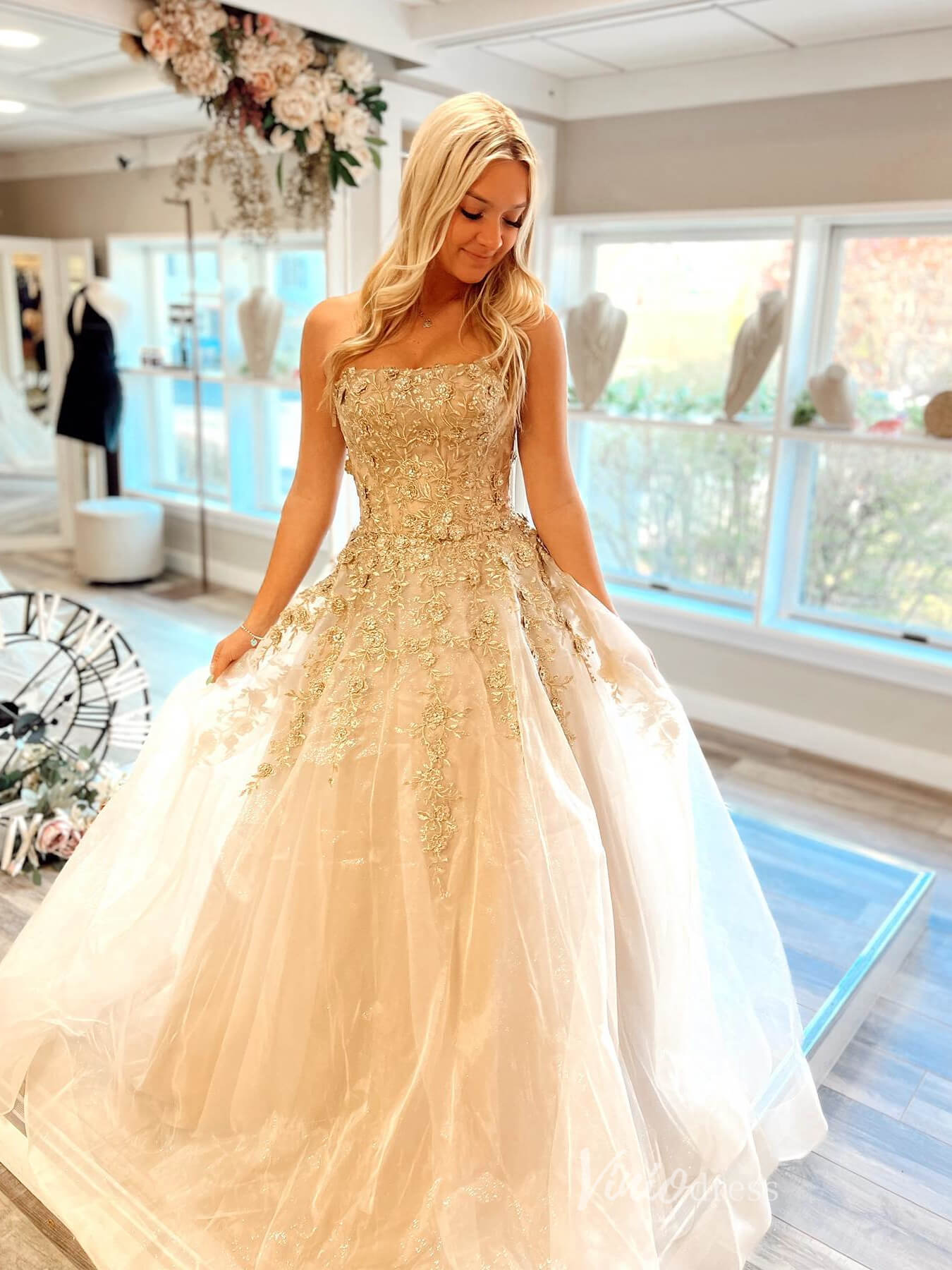 Champagne Lace Applique Strapless Prom Dresses Sparkly Tulle FD3694 Viniodress Champagne Lace Applique Strapless Prom Dresses Sparkly Tulle FD3694 Viniodress