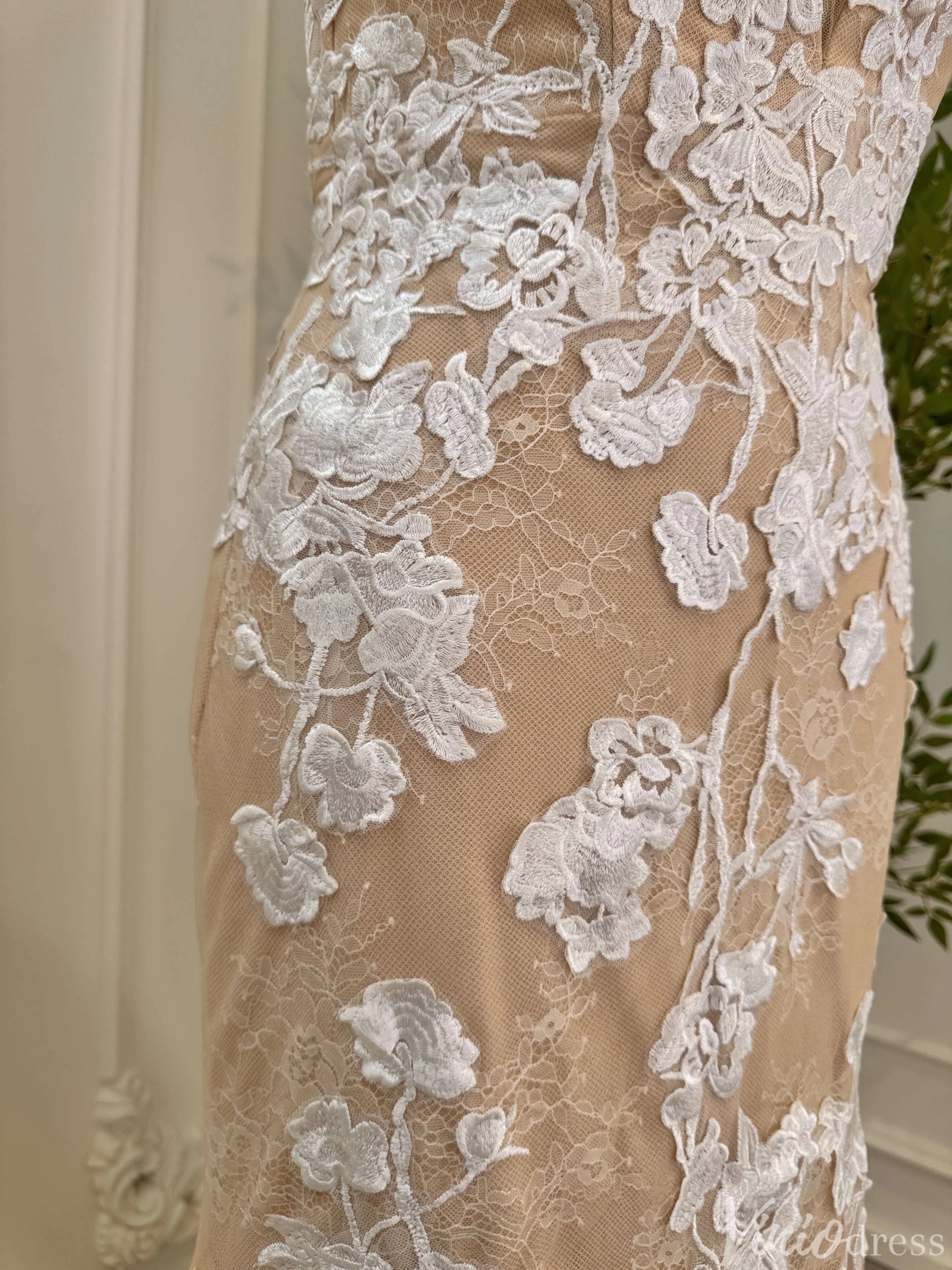 Champagne Mermaid Wedding Dress | Lace & Tulle Gown with Floral Appliqués, Corset Back VW1534-wedding dresses 2025 -Viniodress-Champagne-Custom Size-