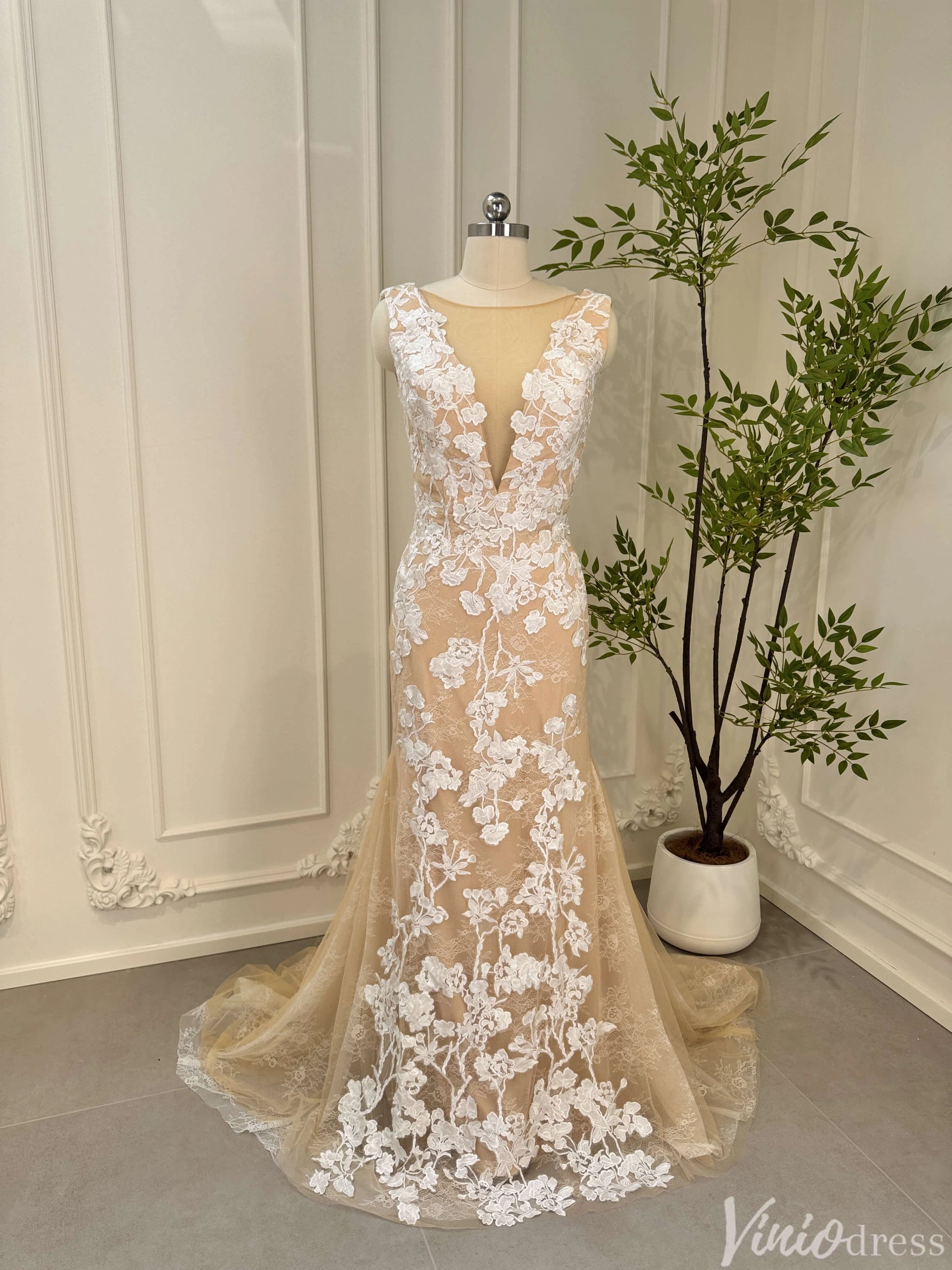 Champagne Mermaid Wedding Dress | Lace & Tulle Gown with Floral Appliqués, Corset Back VW1534-wedding dresses 2025 -Viniodress-Champagne-Custom Size-