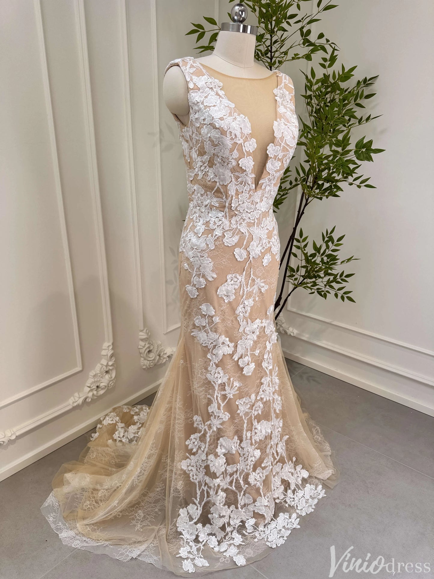 Champagne Mermaid Wedding Dress | Lace & Tulle Gown with Floral Appliqués, Corset Back VW1534-wedding dresses 2025 -Viniodress-Champagne-Custom Size-