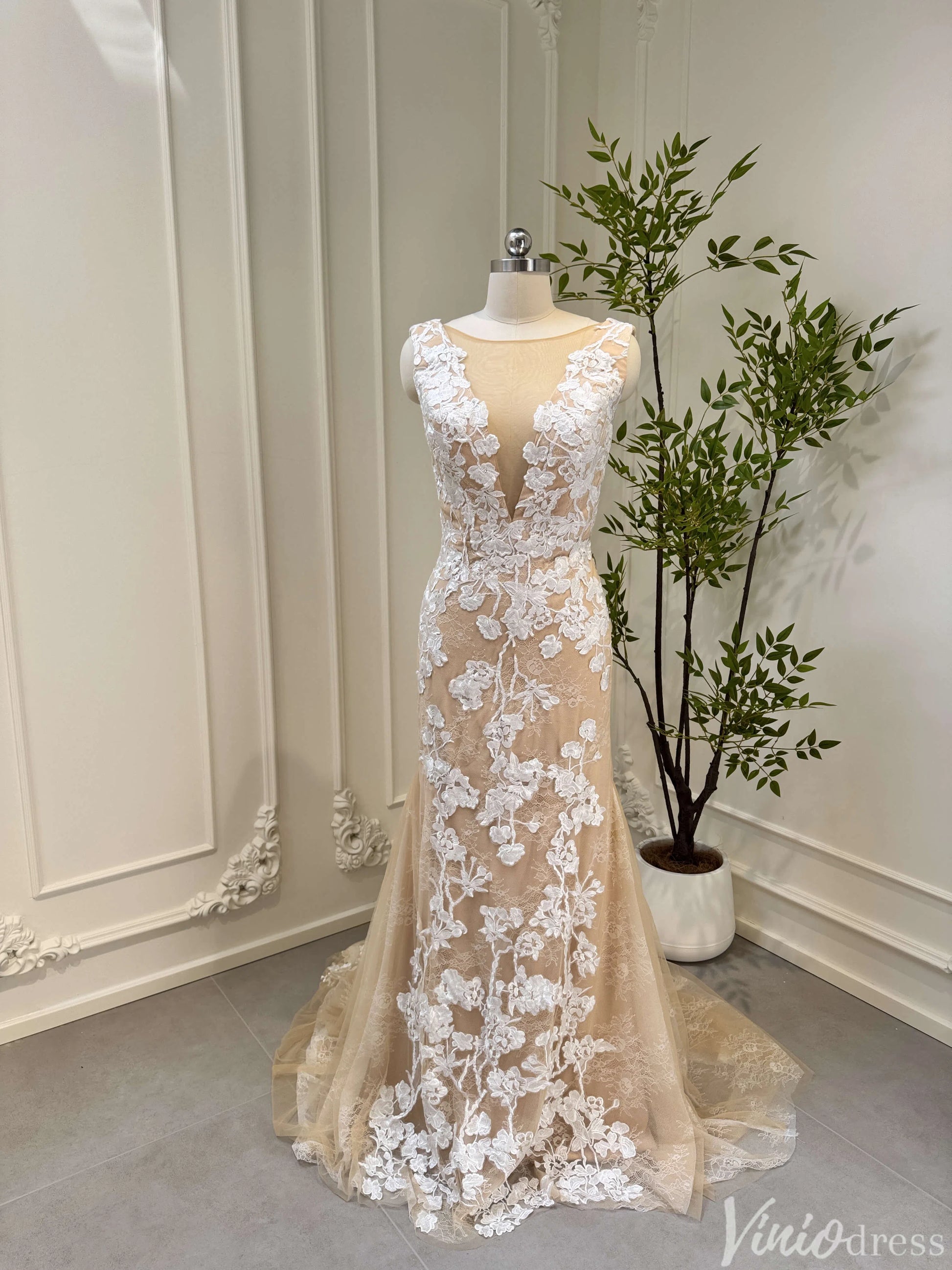 Champagne Mermaid Wedding Dress | Lace & Tulle Gown with Floral Appliqués, Corset Back VW1534-wedding dresses 2025 -Viniodress-Champagne-Custom Size-
