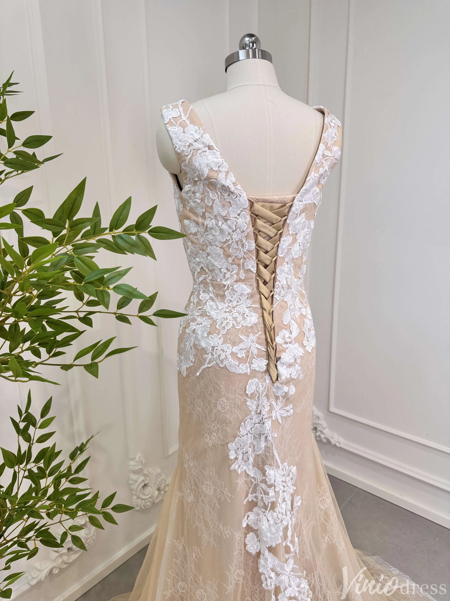 Champagne Mermaid Wedding Dress | Lace & Tulle Gown with Floral Appliqués, Corset Back VW1534-wedding dresses 2025 -Viniodress-Champagne-Custom Size-