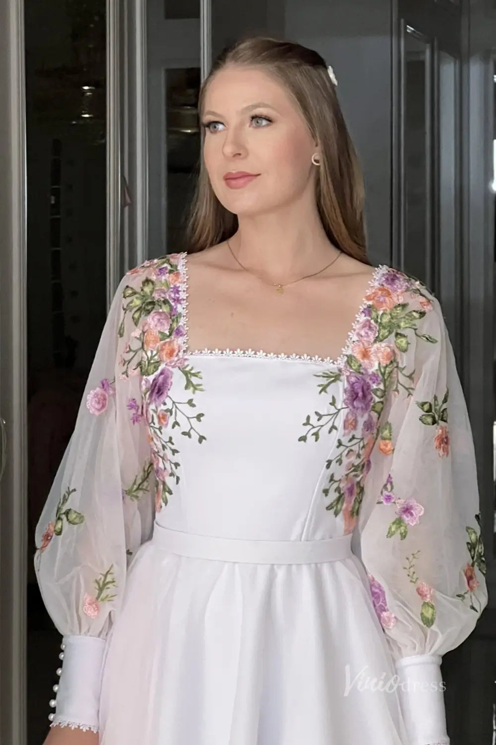 Charming White Floral Embroidered Short Wedding Dress with Square Neckline & Sheer Bishop Sleeves – FW242S-wedding dresses 2025 -Viniodress-White-Custom Size-