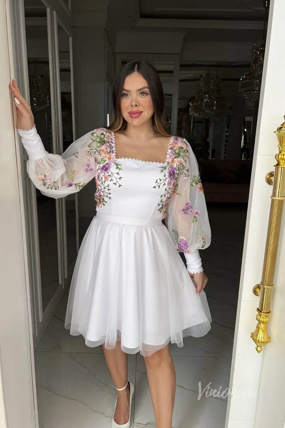 Charming White Floral Embroidered Short Wedding Dress with Square Neckline & Sheer Bishop Sleeves – FW242S-wedding dresses 2025 -Viniodress-White-Custom Size-