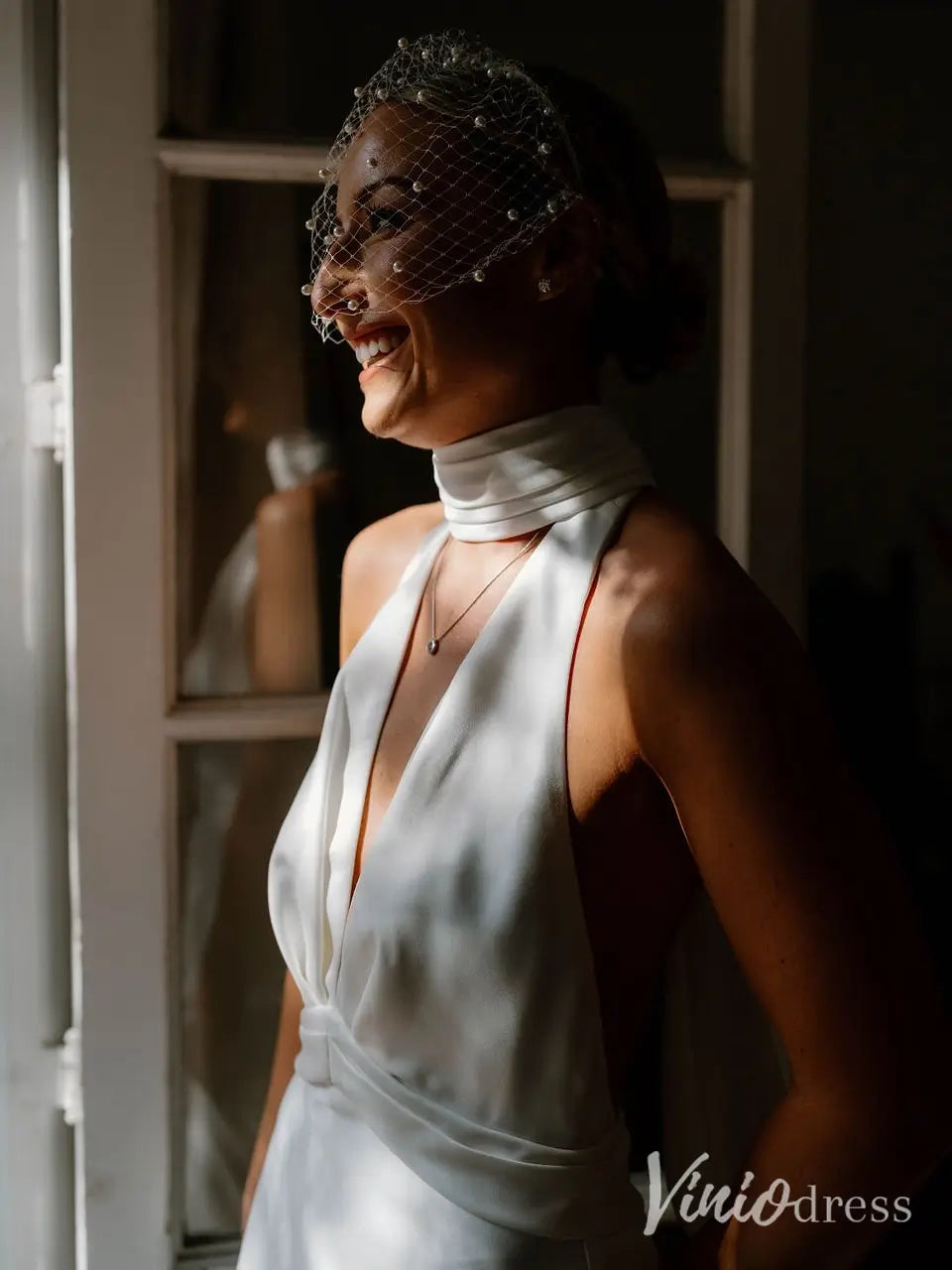 Chic Crepe Wedding Dress with Halter Neck, Basque Waist, Plunging Neckline, Open Back, Flowing Train – MN104-wedding dresses 2025 -Viniodress-Ivory-Custom Size-