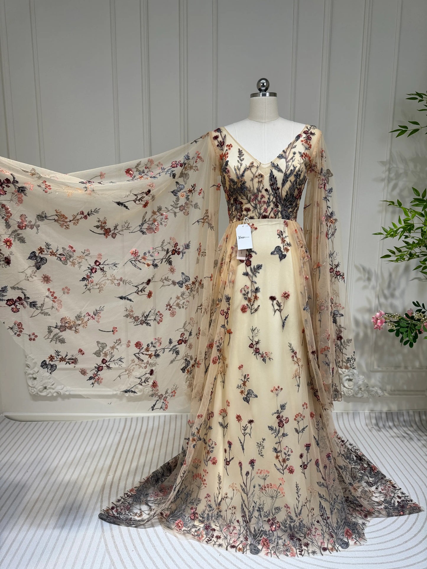 Colorful Meadow Wedding Photoshoot Dress | Backless Wildflower Sheath Gown with Cape & V-Neck FW138-wedding dresses 2025 -Viniodress-Champagne-Custom Size-