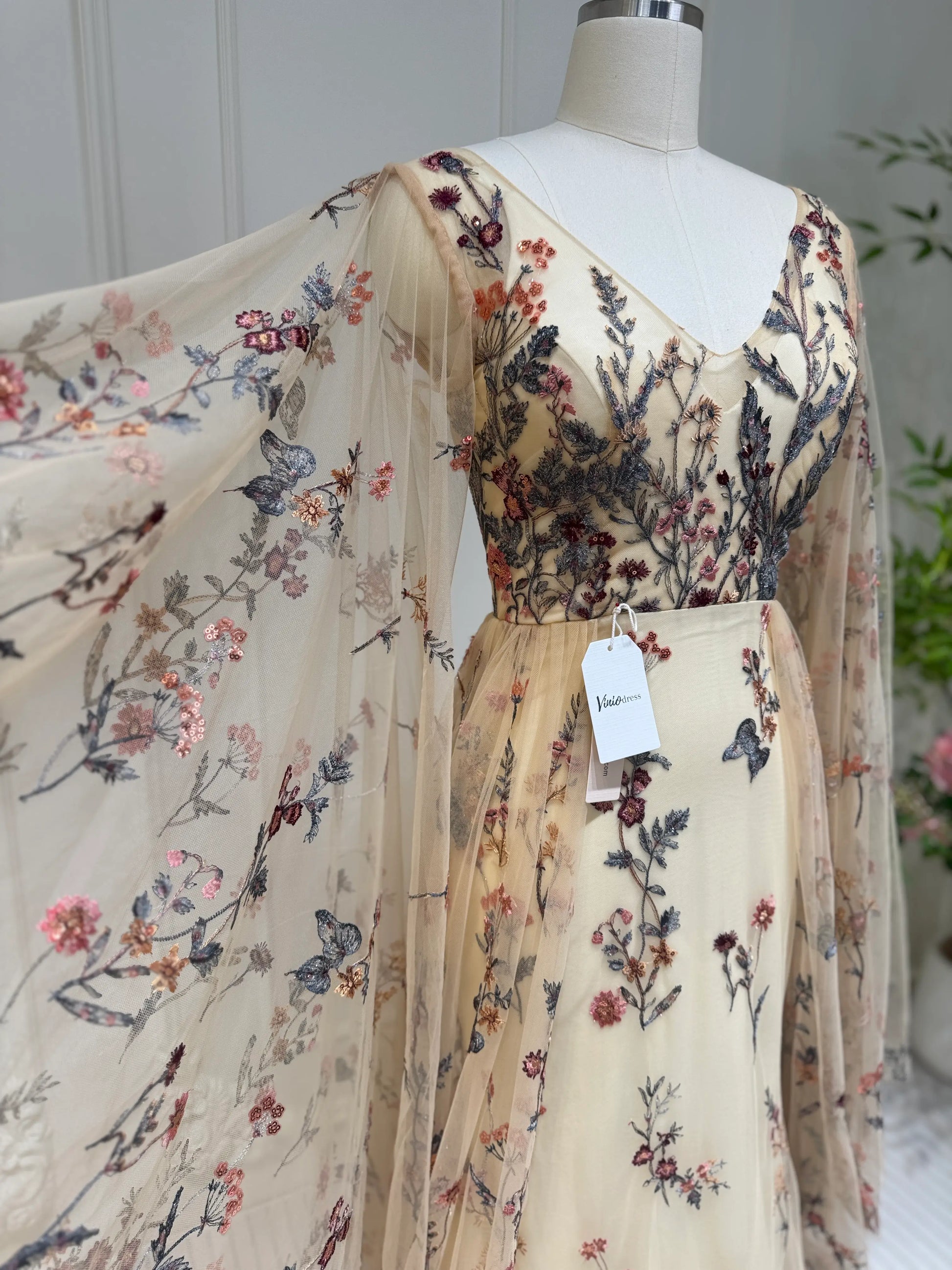 Colorful Meadow Wedding Photoshoot Dress | Backless Wildflower Sheath Gown with Cape & V-Neck FW138-wedding dresses 2025 -Viniodress-Champagne-Custom Size-