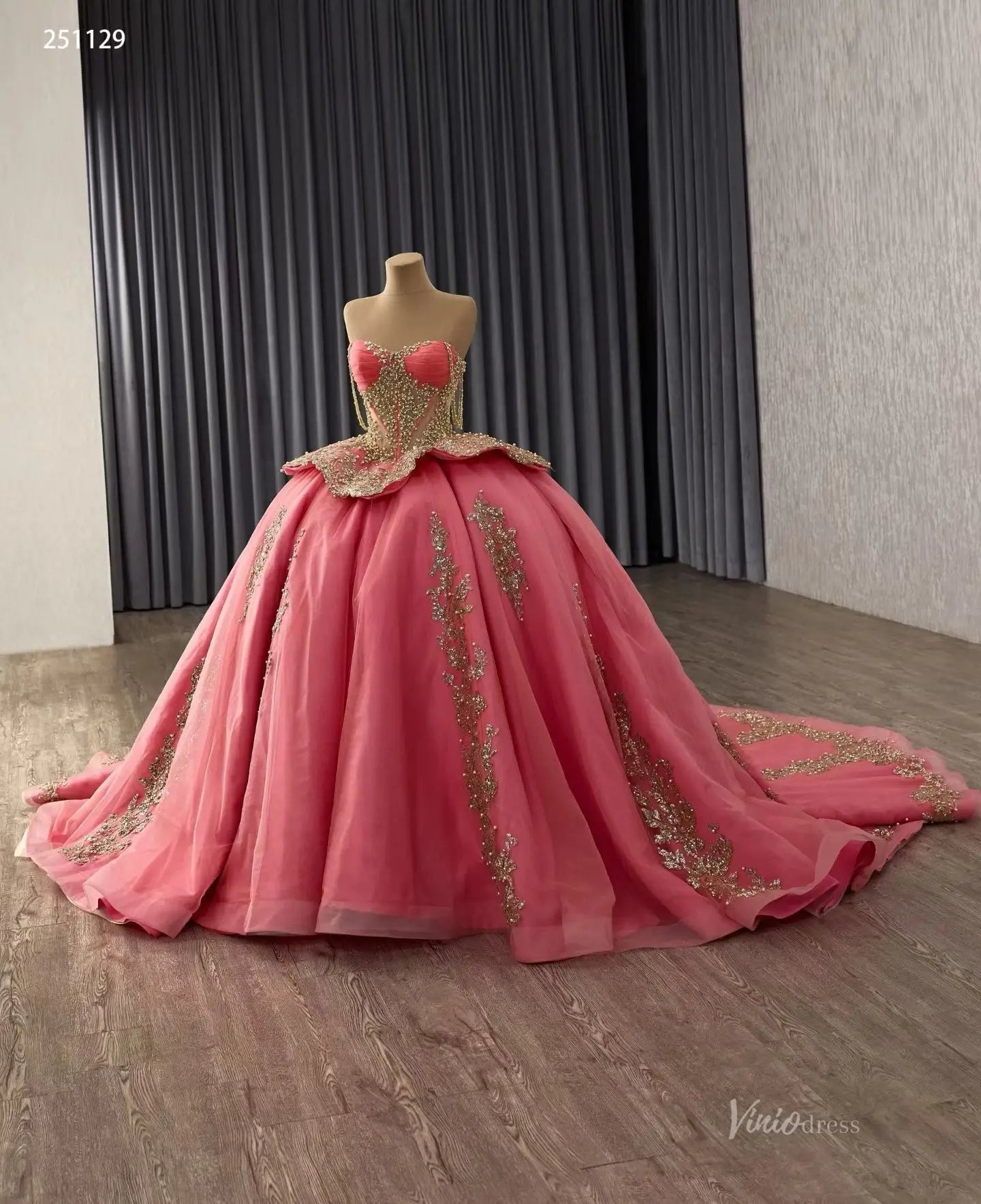 Crimson Pink Quinceañera Dress | Gold Lace Basque Waist Ball Gown with Sweetheart Neck & 1m Train 251129-Quinceanera Dresses 2025 -Viniodress-Crimson Pink-Custom Size-