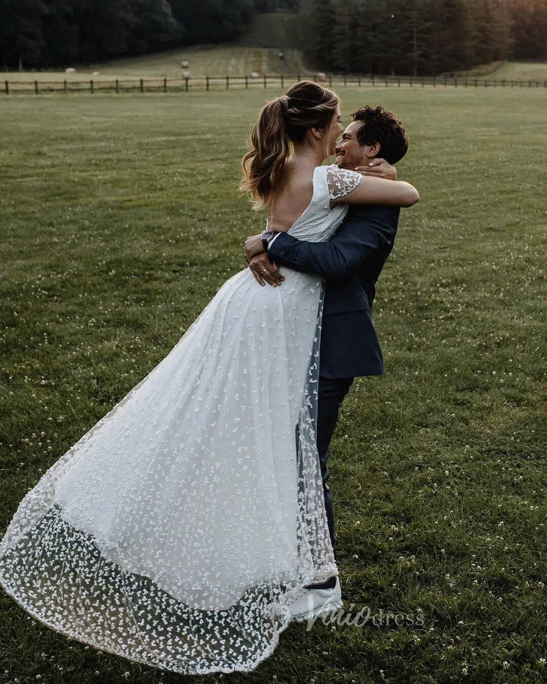 Dotted Lace Rustic Country Wedding Dress VW1081-wedding dresses-Viniodress-Viniodress