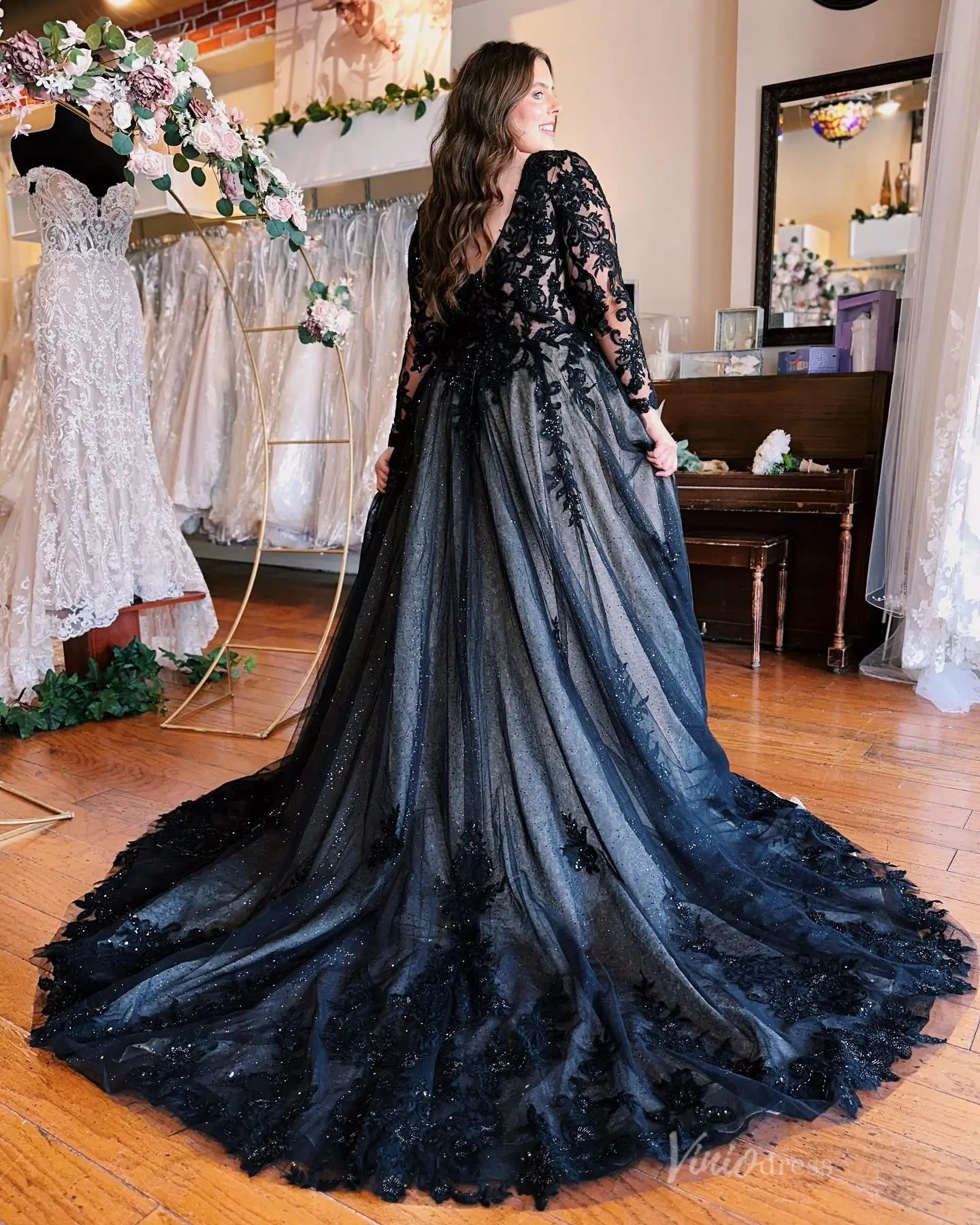 Dramatic Black Plus Size Wedding Dress with Beaded Lace Bodice, Long Sleeves & Slit A-Line Skirt – BK123-wedding dresses 2025 -Viniodress-Black-Custom Size-Long