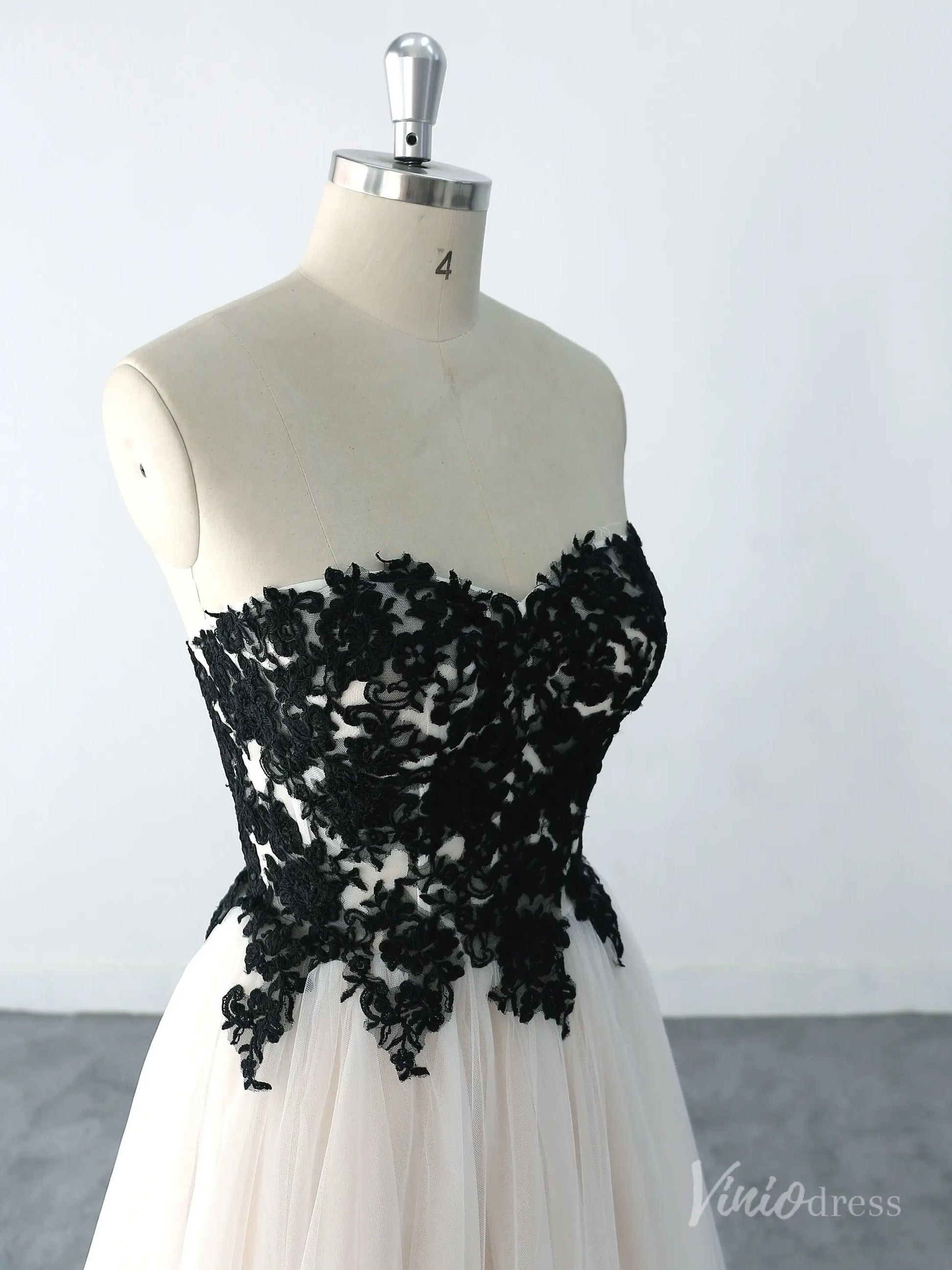 Elegant Black Lace Strapless Wedding Dress with Tulle Skirt BK120 Viniodress Elegant Black Lace Strapless Wedding Dress with Tulle Skirt BK120 Viniodress