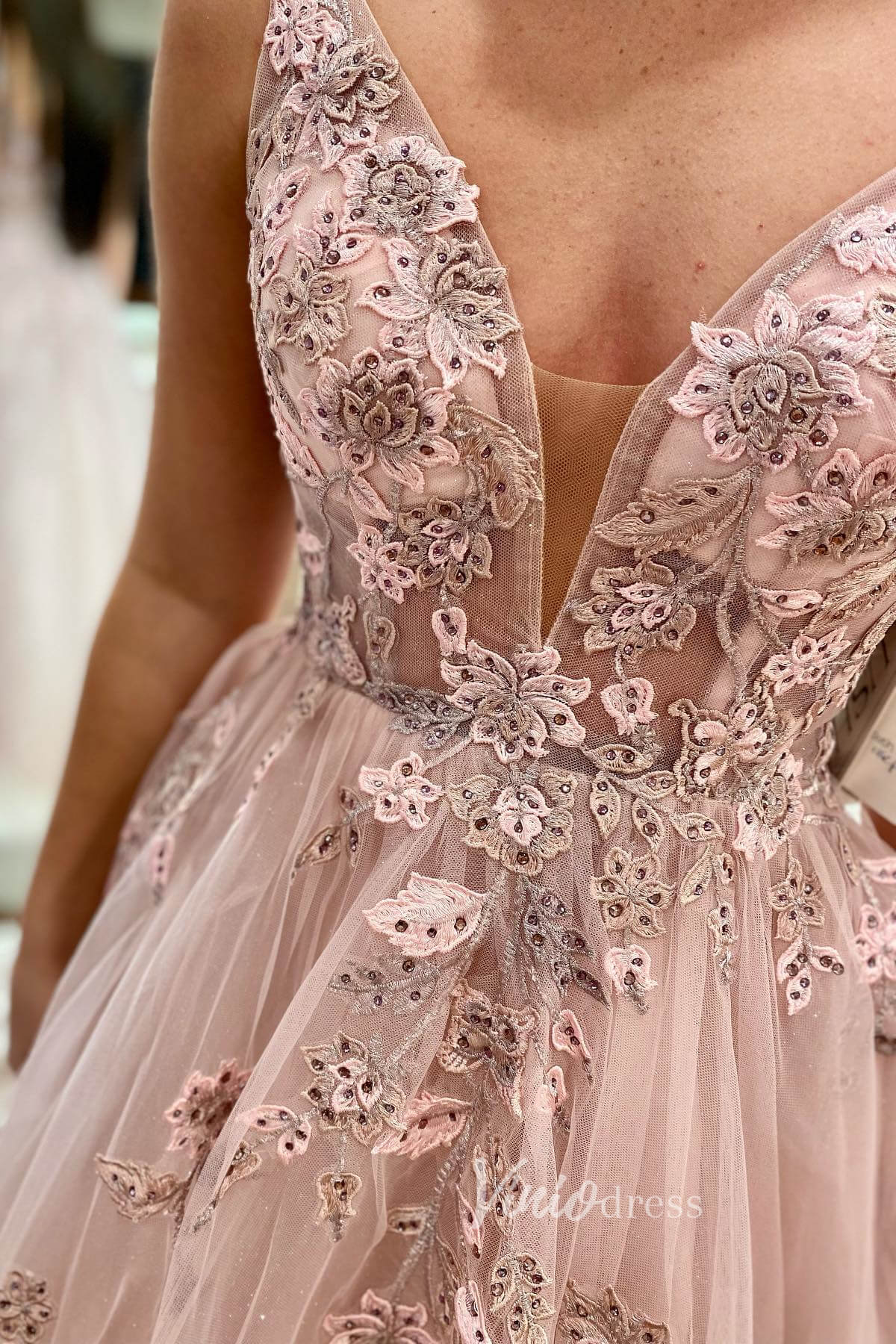 Elegant Blush Lace Applique Prom Dress with Plunging V-Neck FD3468 Viniodress Elegant Blush Lace Applique Prom Dress with Plunging V-Neck FD3468 Viniodress