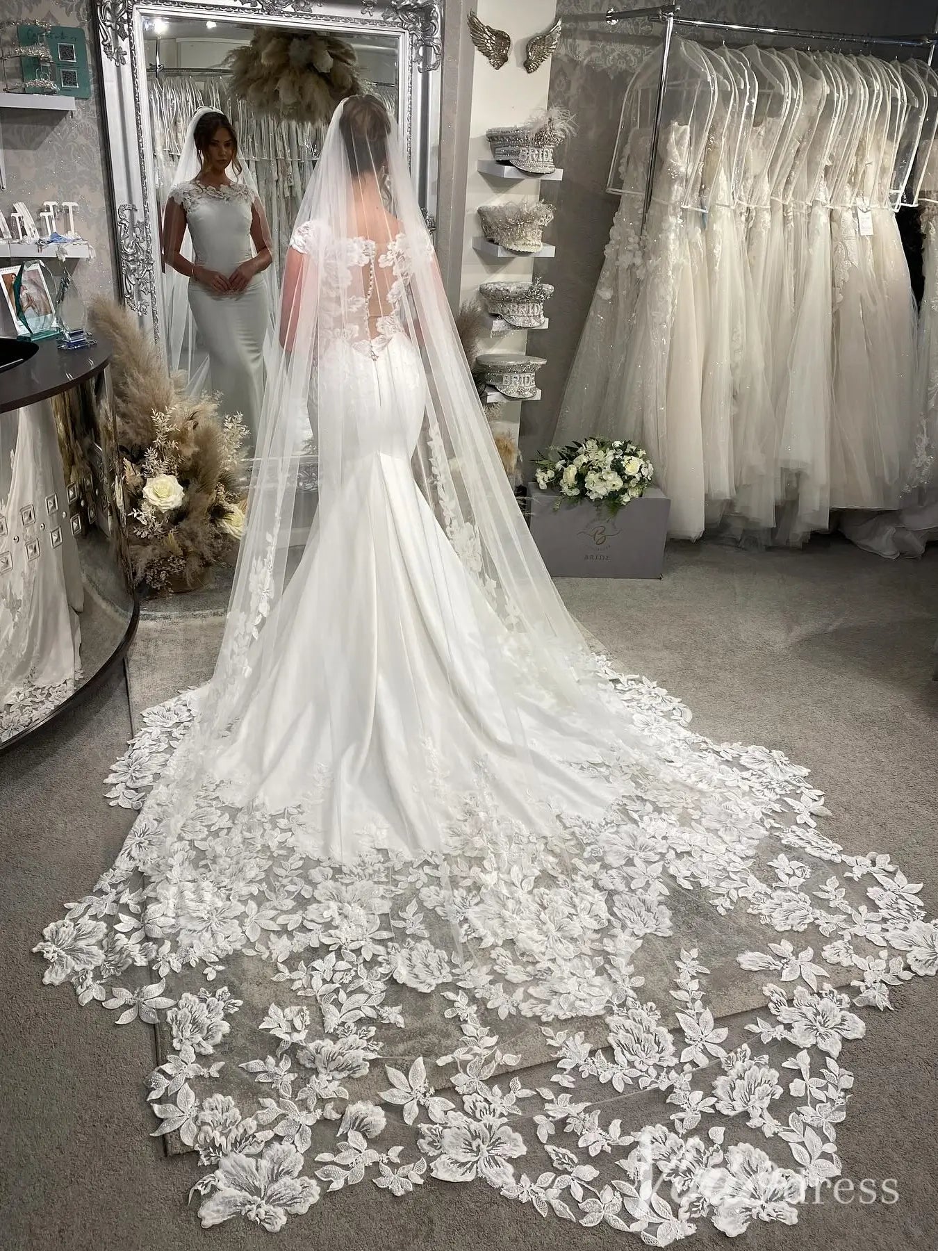 Elegant Crepe Mermaid Wedding Dress with Cap Sleeve, Illusion Back and Floral Lace Chapel Train – ML125-wedding dresses 2025 -Viniodress-Ivory-Dress Only-Custom Size