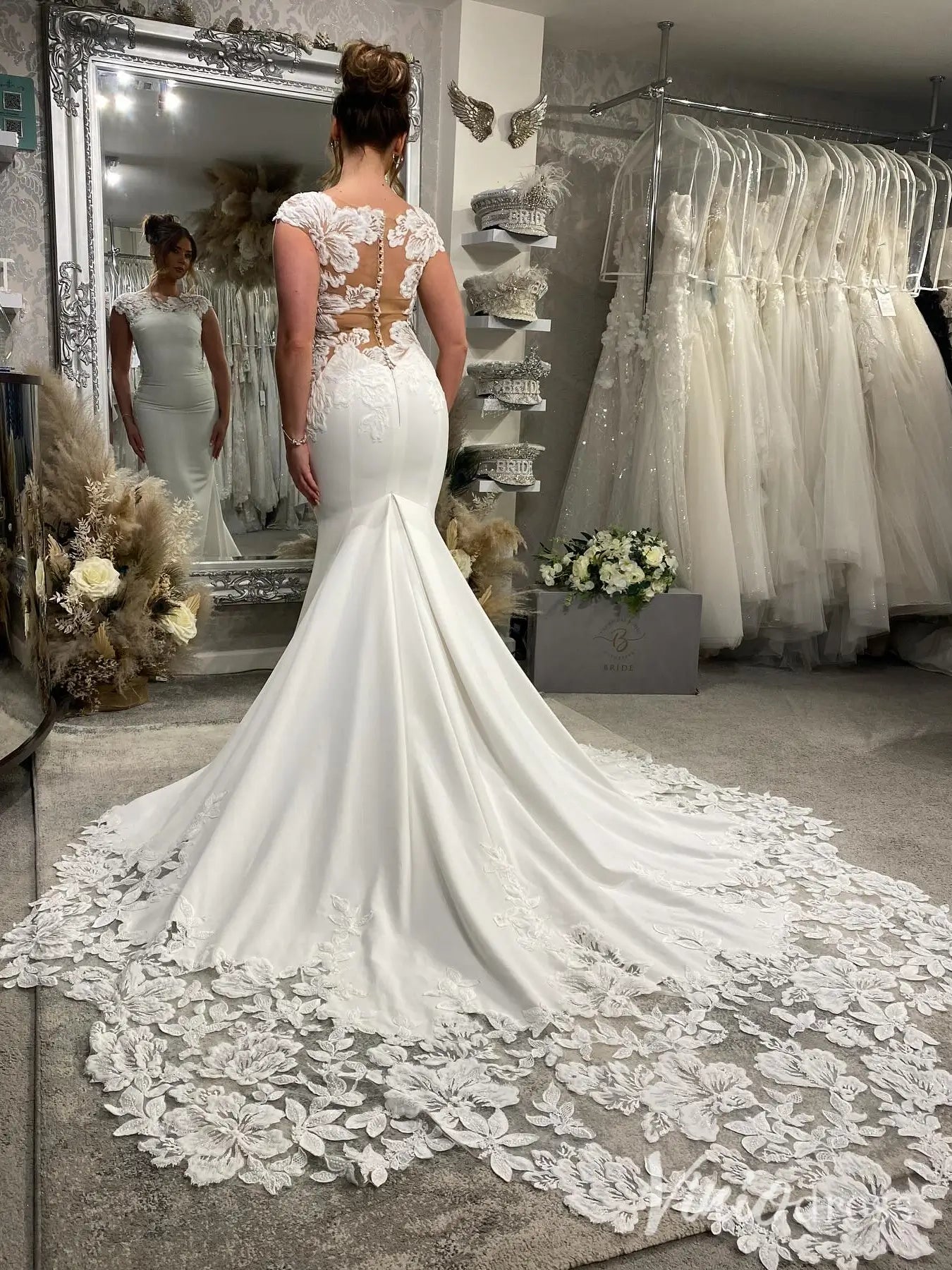 Elegant Crepe Mermaid Wedding Dress with Cap Sleeve, Illusion Back and Floral Lace Chapel Train – ML125-wedding dresses 2025 -Viniodress-Ivory-Dress Only-Custom Size