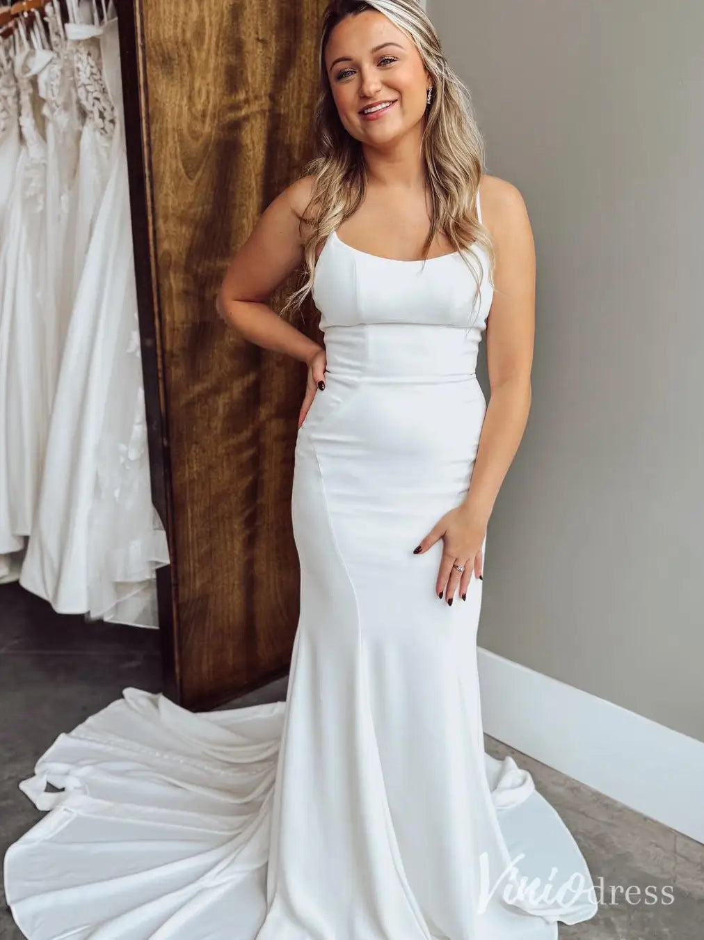 Elegant Crepe Mermaid Wedding Dress with Scoop Neck, Open Back, Long Train and Bow Detail – MN118-wedding dresses 2025 -Viniodress-Ivory-Custom Size-