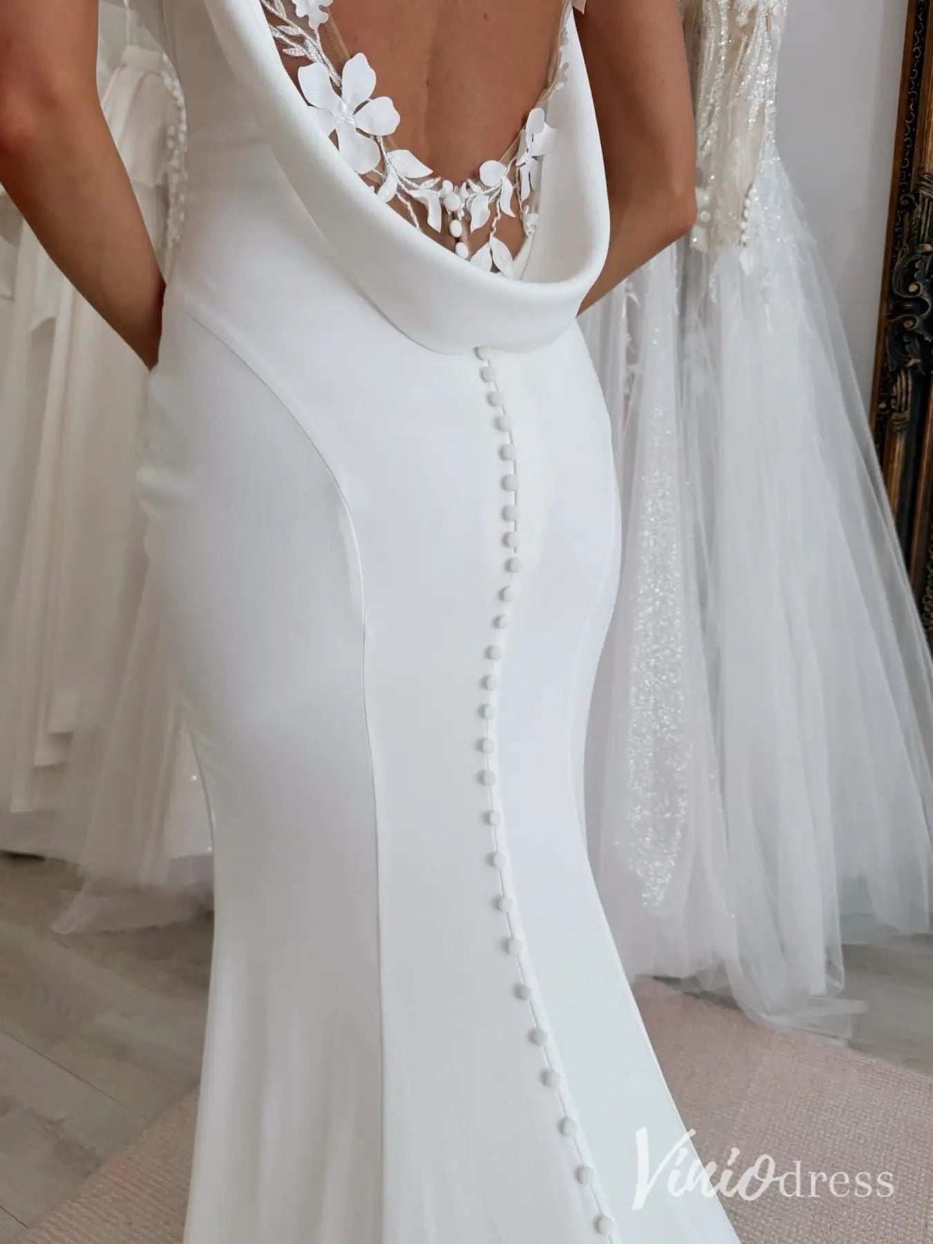 Elegant Crepe Wedding Dress with V-Neckline, Draped Back, Floral Appliqué Train – MN112-wedding dresses 2025 -Viniodress-Ivory-Custom Size-