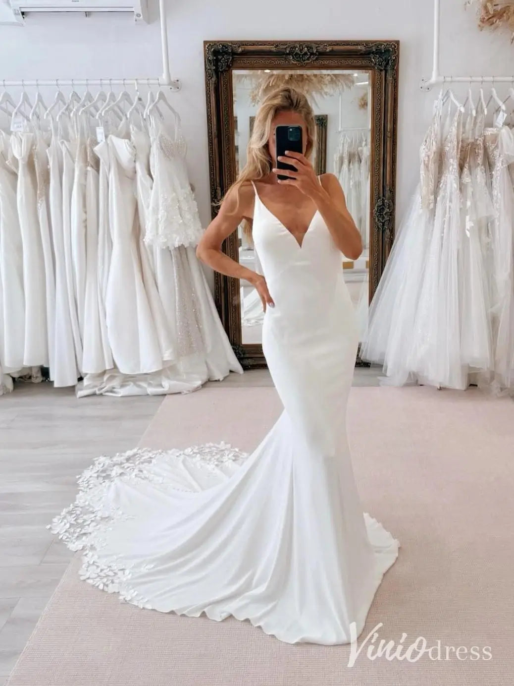 Elegant Crepe Wedding Dress with V-Neckline, Draped Back, Floral Appliqué Train – MN112-wedding dresses 2025 -Viniodress-Ivory-Custom Size-