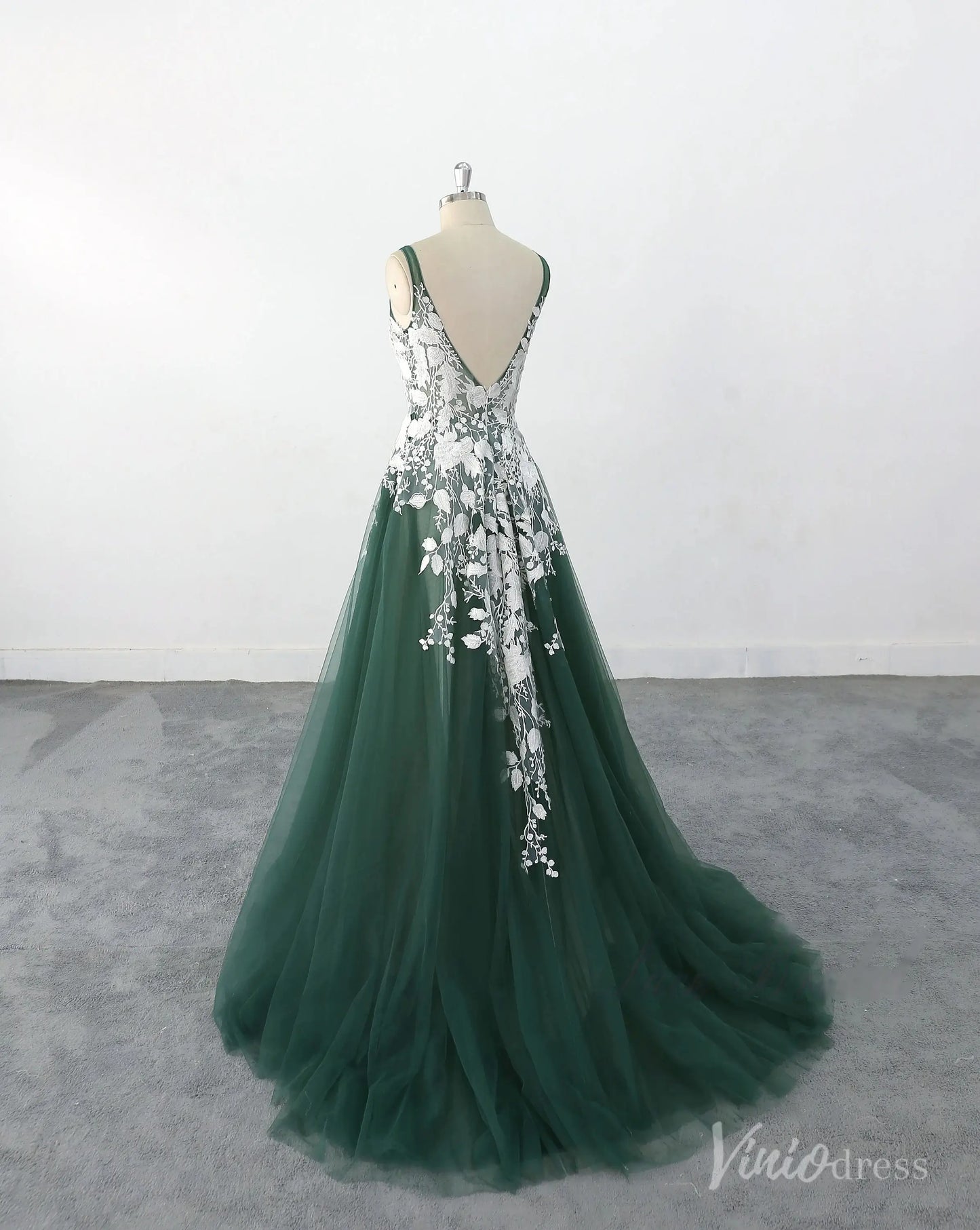 Elegant Emerald Green Wedding Dress with White Lace Appliqués, V-Neckline & Chapel Train – FW235-wedding dresses 2025 -Viniodress-Emerald-Custom Size-