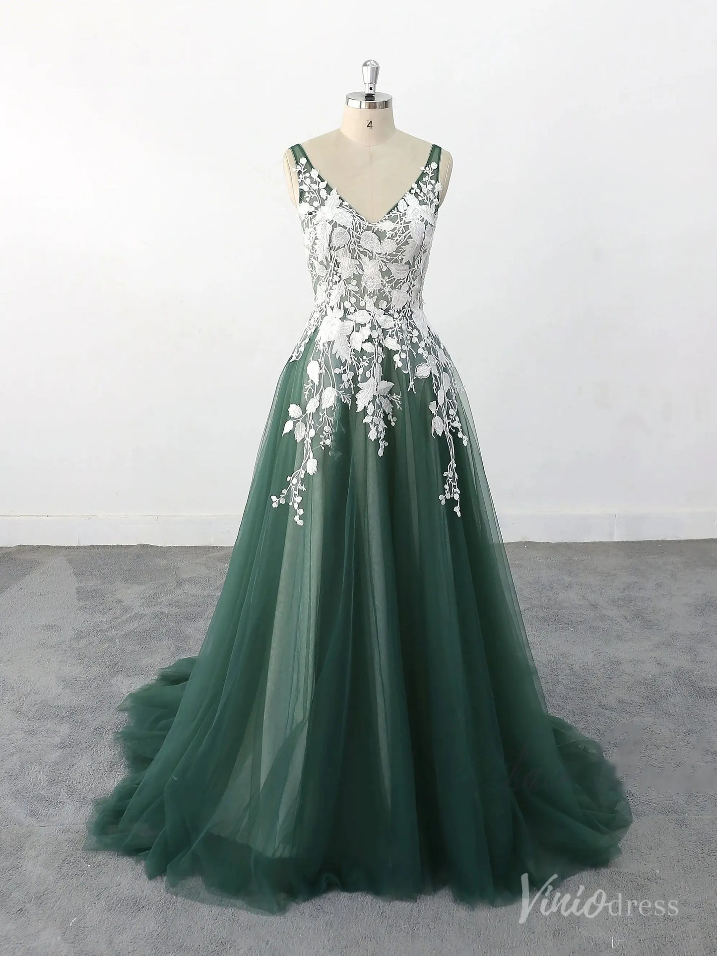 Elegant Emerald Green Wedding Dress with White Lace Appliqués, V-Neckline & Chapel Train – FW235-wedding dresses 2025 -Viniodress-Emerald-Custom Size-