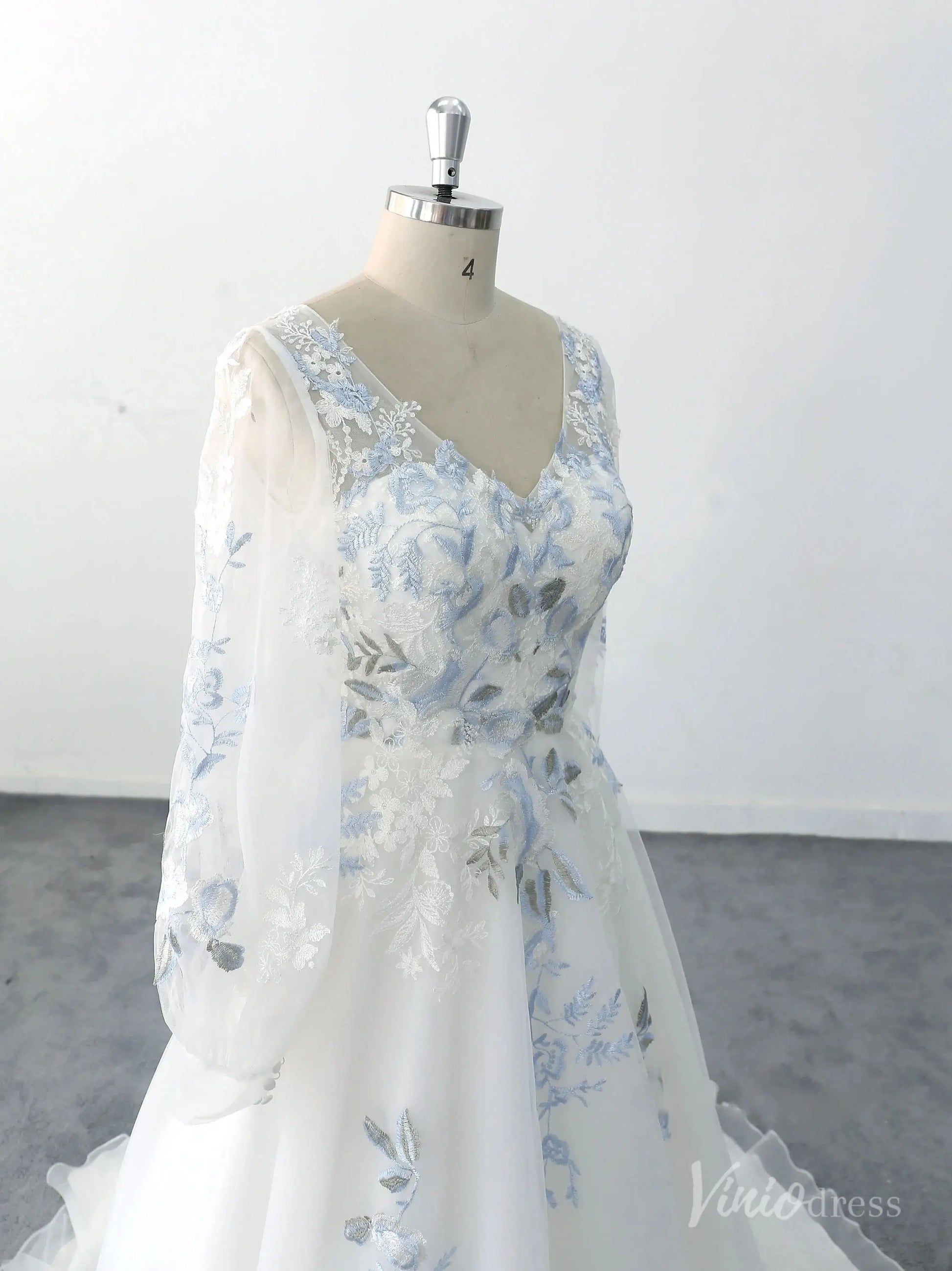 Elegant Ivory Blue Floral Wedding Dress with Long Sleeves, V-Neck Lace Bodice, and Sheer Overlay – FW226-wedding dresses 2025 -Viniodress-Ivory-Custom Size-