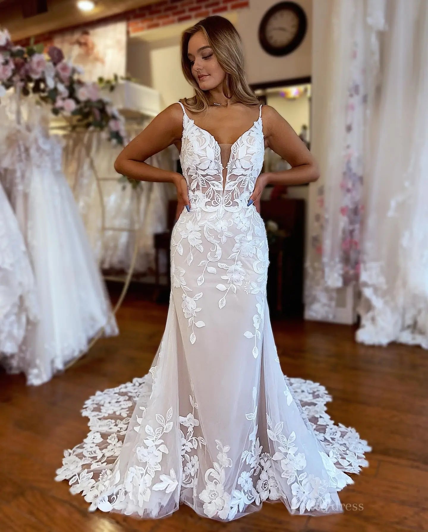 Elegant Ivory Floral Lace Mermaid Wedding Dress with Plunging Illusion Bodice, Removable Off-Shoulder Sleeves & Chapel Train – ML148-wedding dresses 2025 -Viniodress-Ivory-Custom Size-