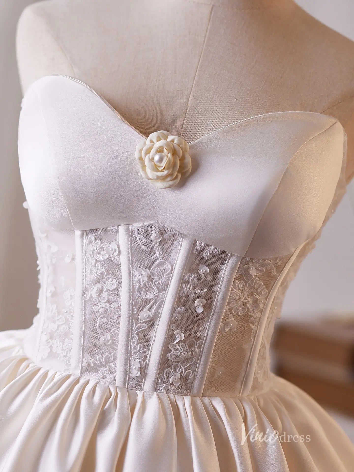 Elegant Ivory Lace Corset Homecoming Dress with Sweetheart Neckline & Satin Skirt – BJ102-prom dresses 2025 -Viniodress-Ivory-Custom Size-