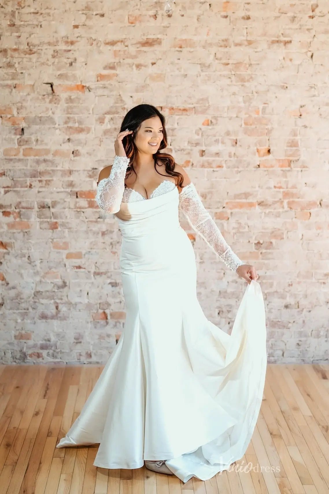 Elegant Ivory Off-the-Shoulder Satin Mermaid Wedding Dress with Lace Sleeves & Sweetheart Neckline – MN139-wedding dresses 2026-Viniodress-Ivory-Custom Size-