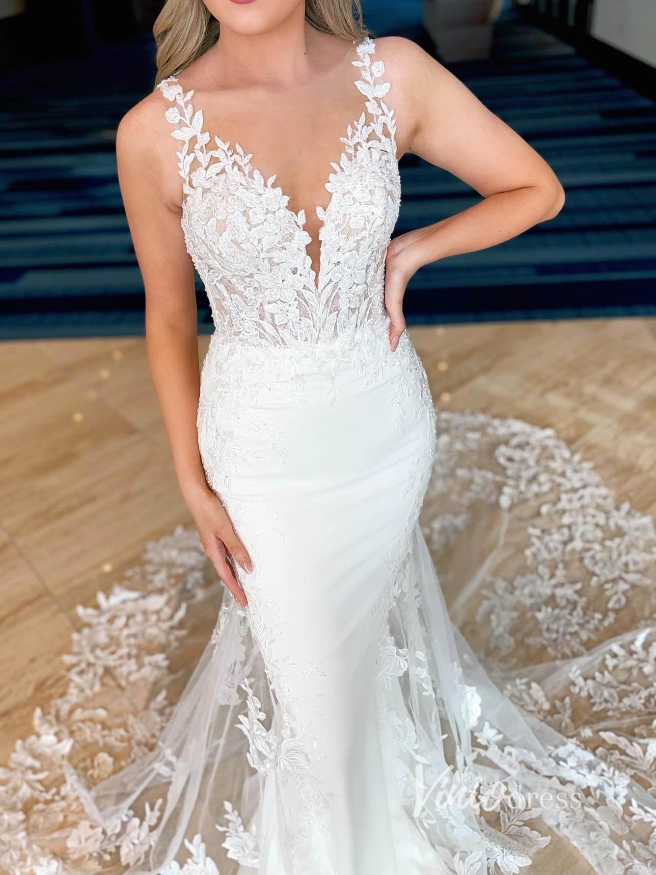 Elegant Lace Modern Mermaid Wedding Dresses Open Back VW2133-wedding dresses-Viniodress-Viniodress