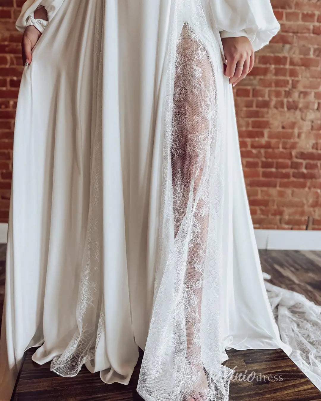 Elegant Off-Shoulder Lace Chiffon Wedding Dress with Long Sleeves, Side Slit, and Lace-Trimmed Train – LA124-wedding dresses 2025 -Viniodress-Ivory-Custom Size-