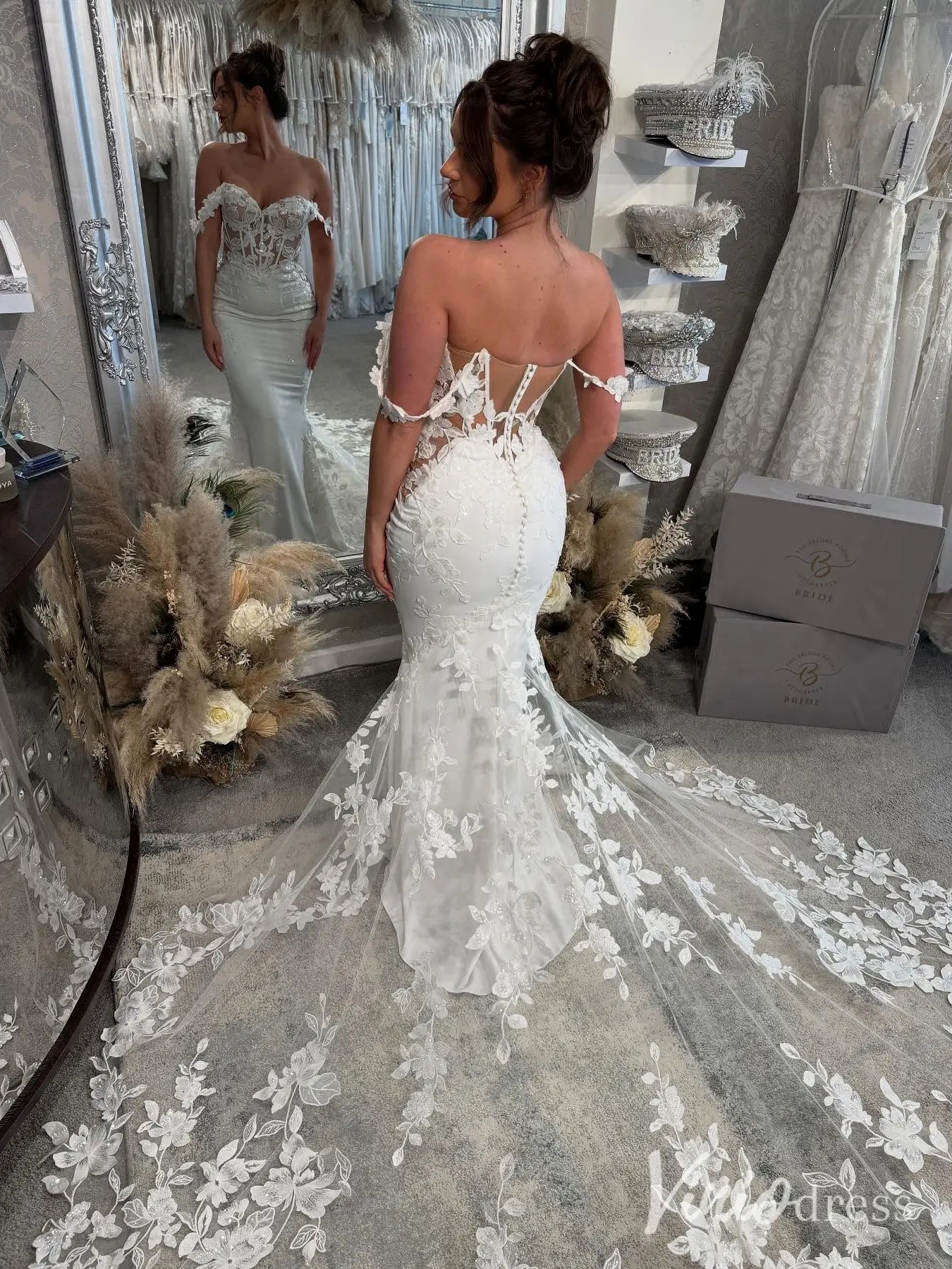 Elegant Off-Shoulder Mermaid Wedding Dress with Floral Lace Corset Bodice and Cathedral Train – ML130-wedding dresses 2025 -Viniodress-Ivory-Custom Size-