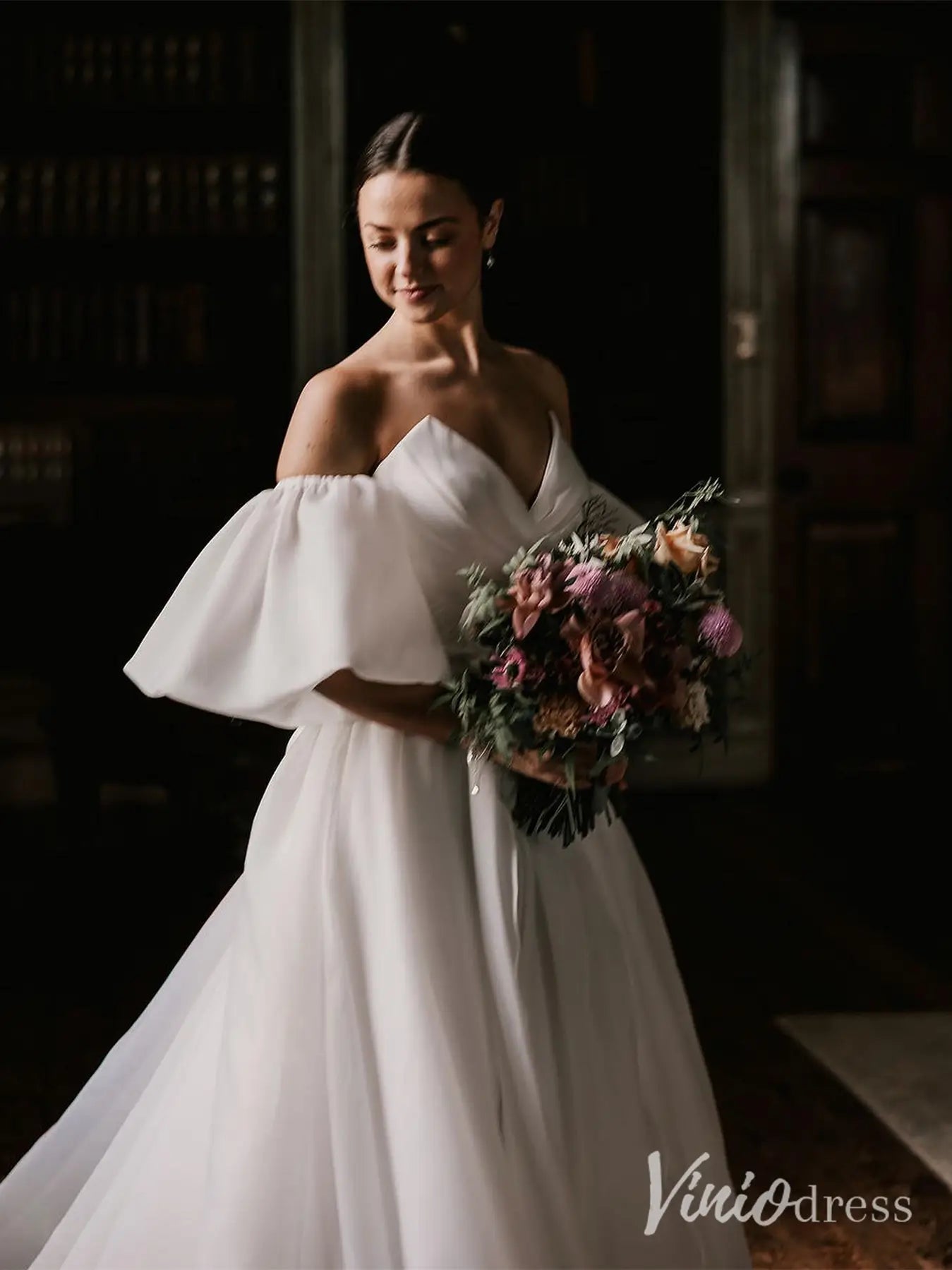 Elegant Organza Wedding Dress with Off-Shoulder Puff Sleeves and Sweetheart Neckline – MS104-wedding dresses 2025 -Viniodress-Ivory-Custom Size-