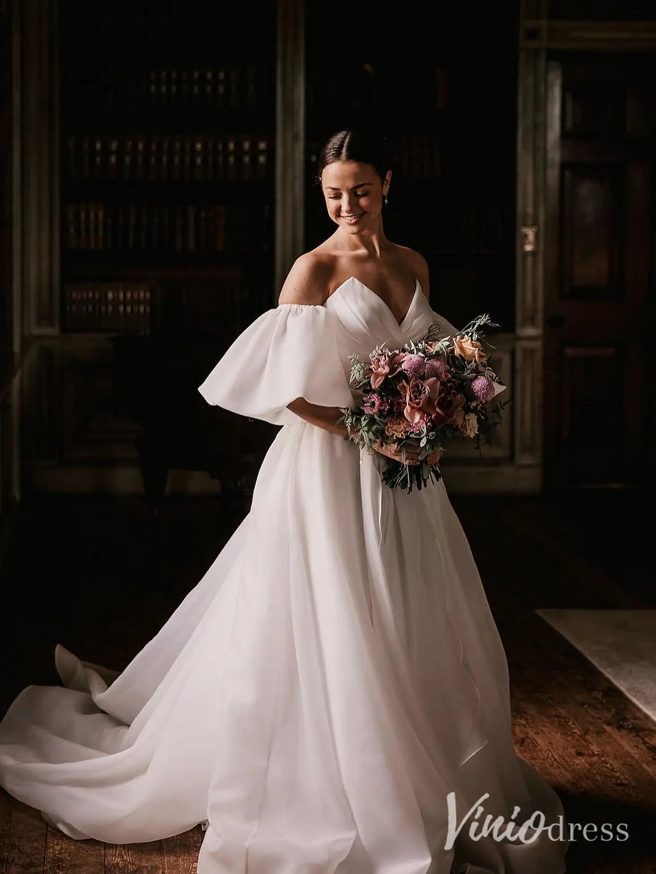 Elegant Organza Wedding Dress with Off-Shoulder Puff Sleeves and Sweetheart Neckline – MS104-wedding dresses 2025 -Viniodress-Ivory-Custom Size-