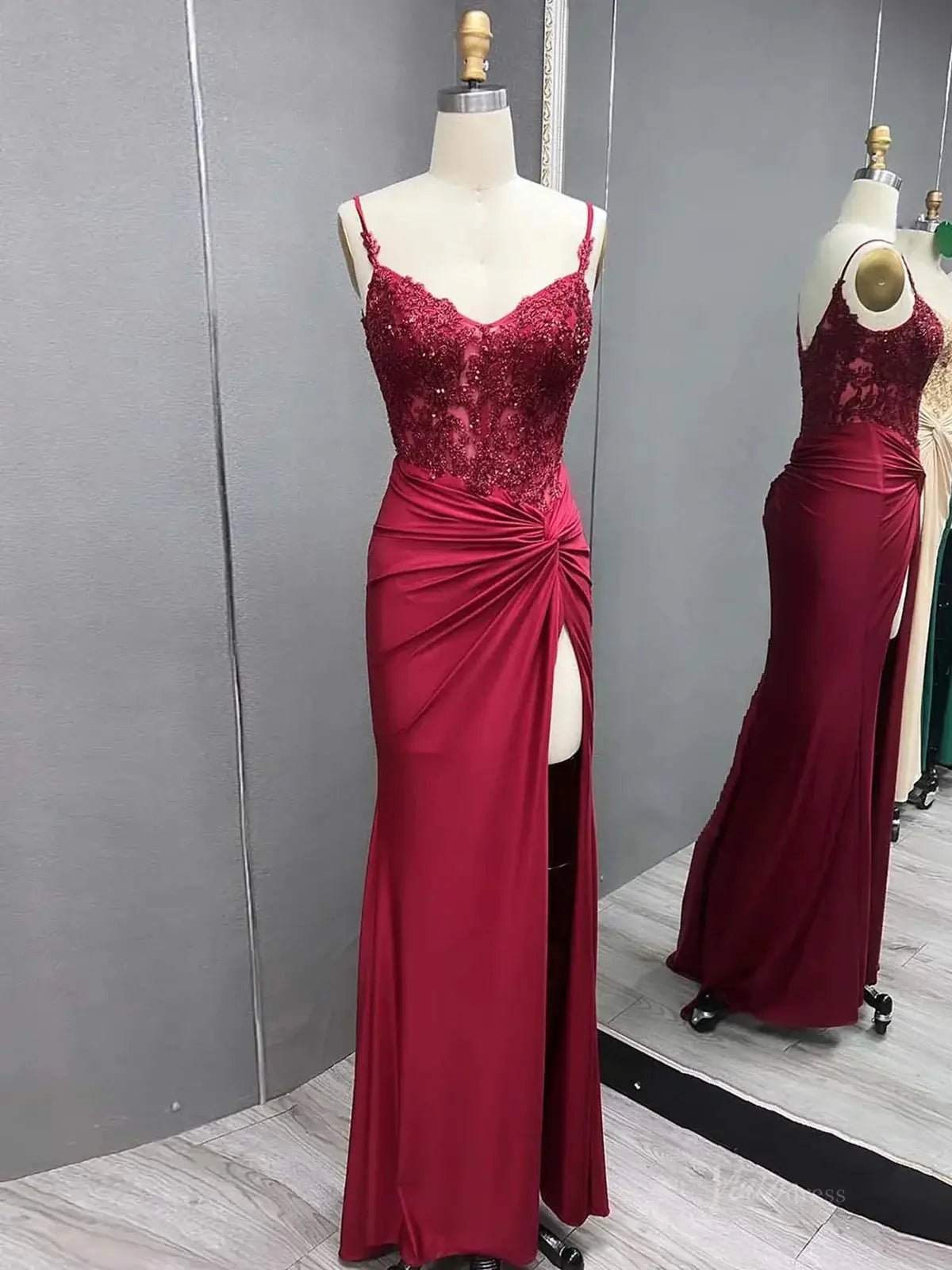 Elegant Satin Mermaid Prom Dress 2025 with Slit, Spaghetti Strap & Lace Bodice – FD5045-prom dresses 2025 -Viniodress-Red-Custom Size-